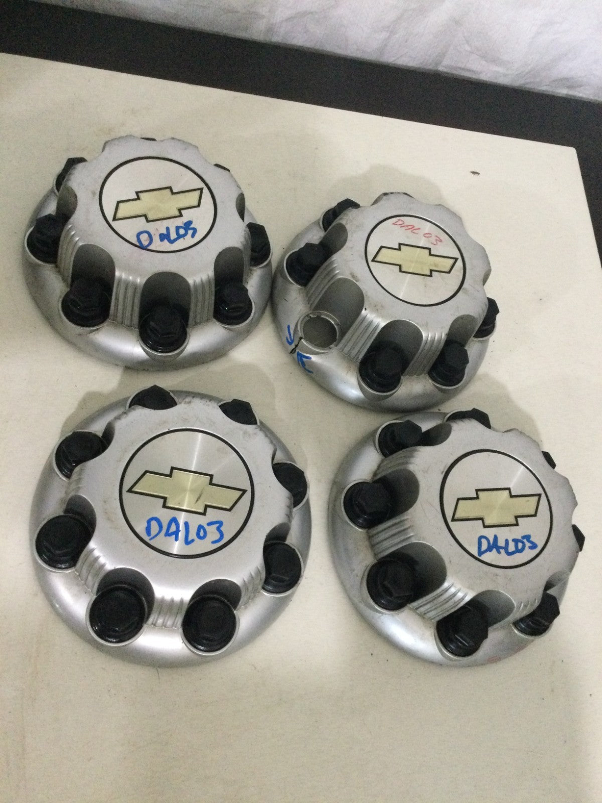 2001-2007 Chevrolet Silverado 2500 Center Cap Set of 4 OEM MARKED DAMAGE
