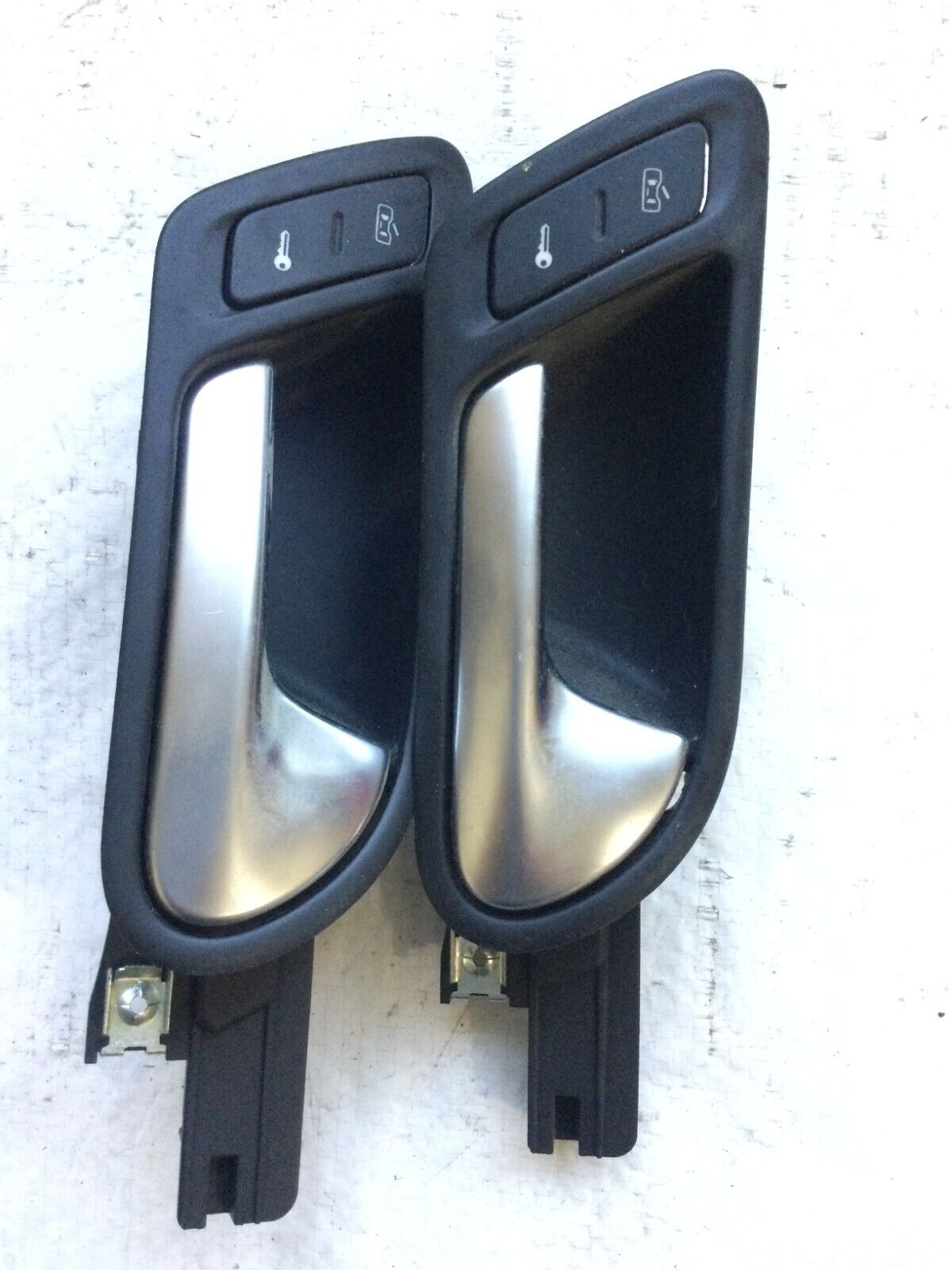 2006 Volkswagen Jetta Front Right Interior Door Handle OEM 1K2837114