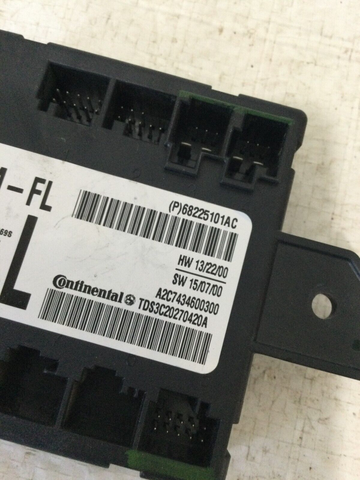 2018 RAM 1500  Front Left Side   Door Control  Module P68225101AC OEM