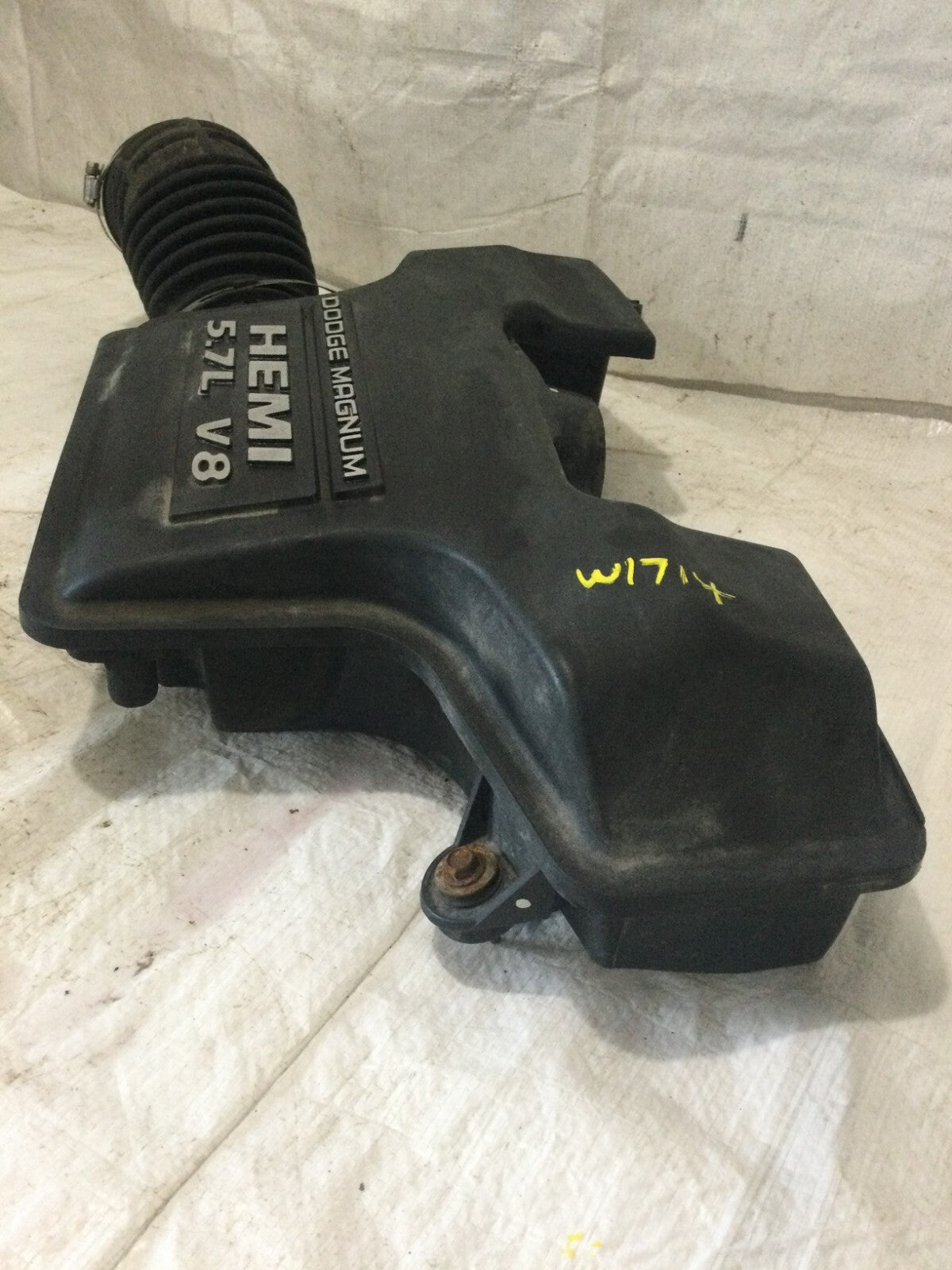 2003 Dodge Ram 1500 5.7L Throttle Body Air Intake/Resonator 53032463AB OEM