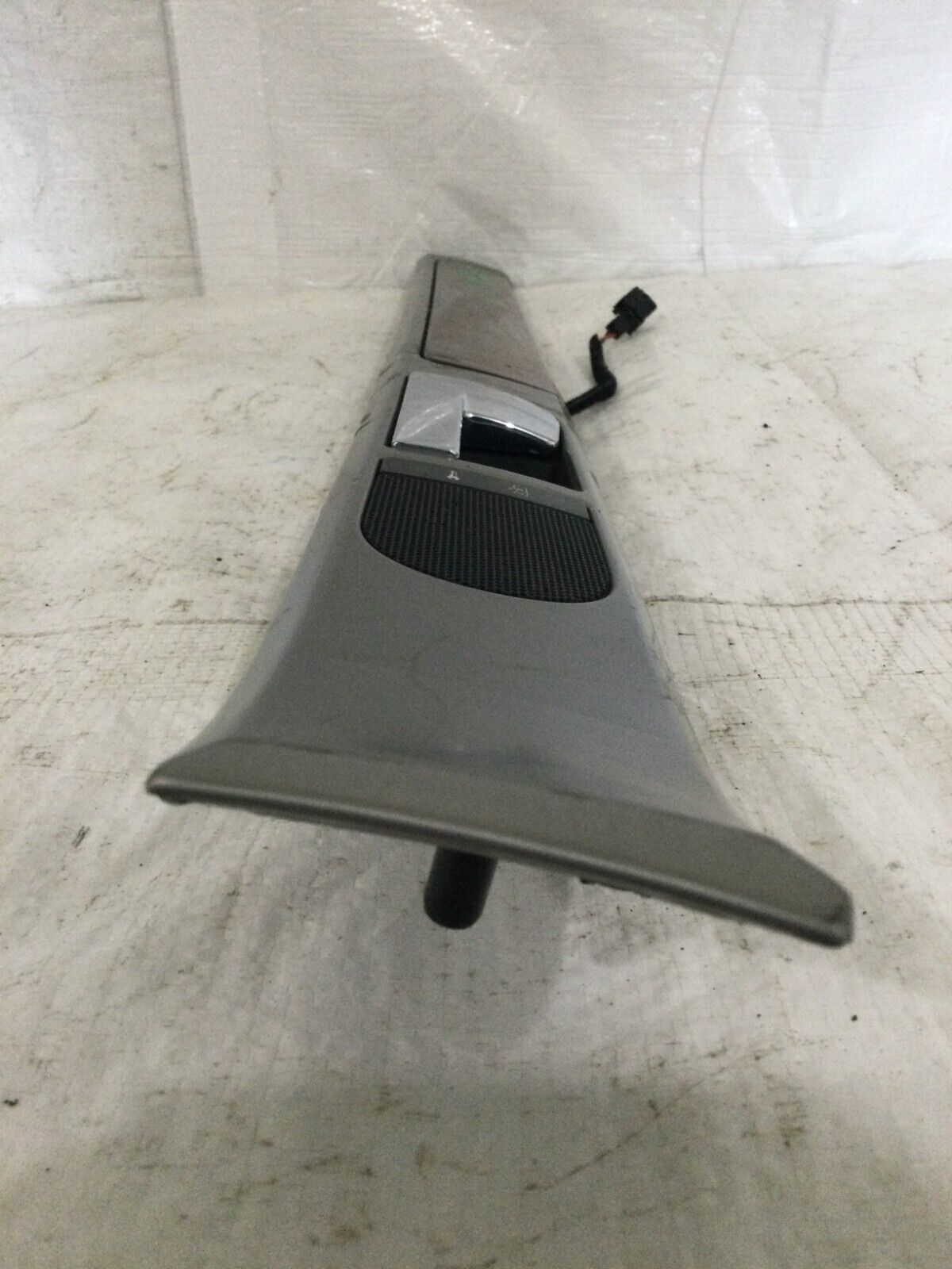 2004-2007 Volkswagen Touareg Front Left Door Molding Trim Panel OEM