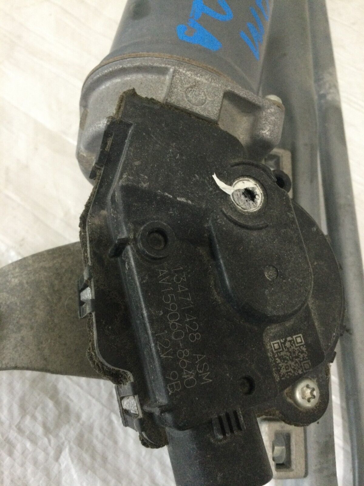 2018-2020 Buick Regal Front Windshield Wiper Motor W/ Linkage OEM