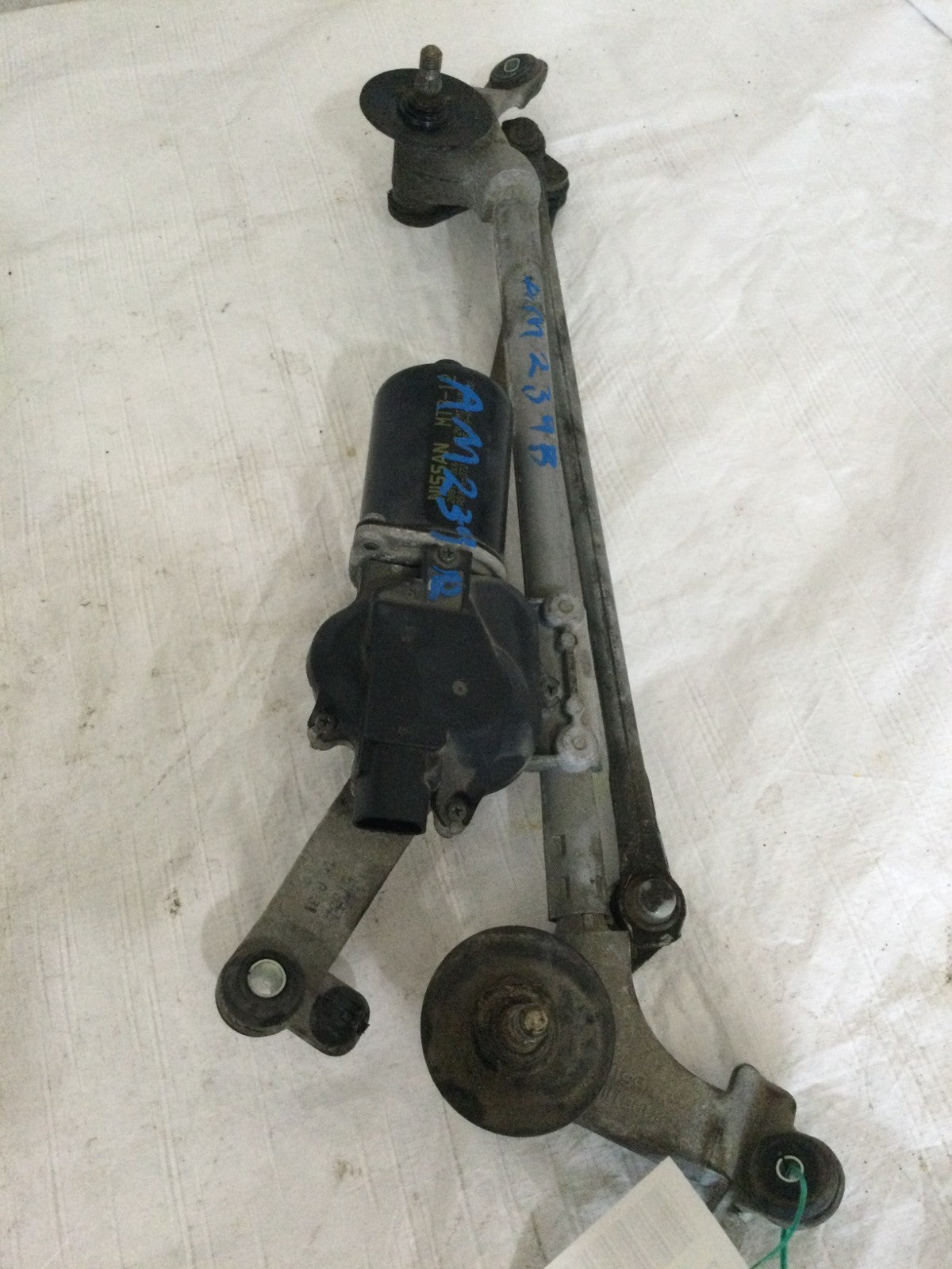 2007 Infiniti G35 Windshield Wiper Motor W/ Linkage OEM