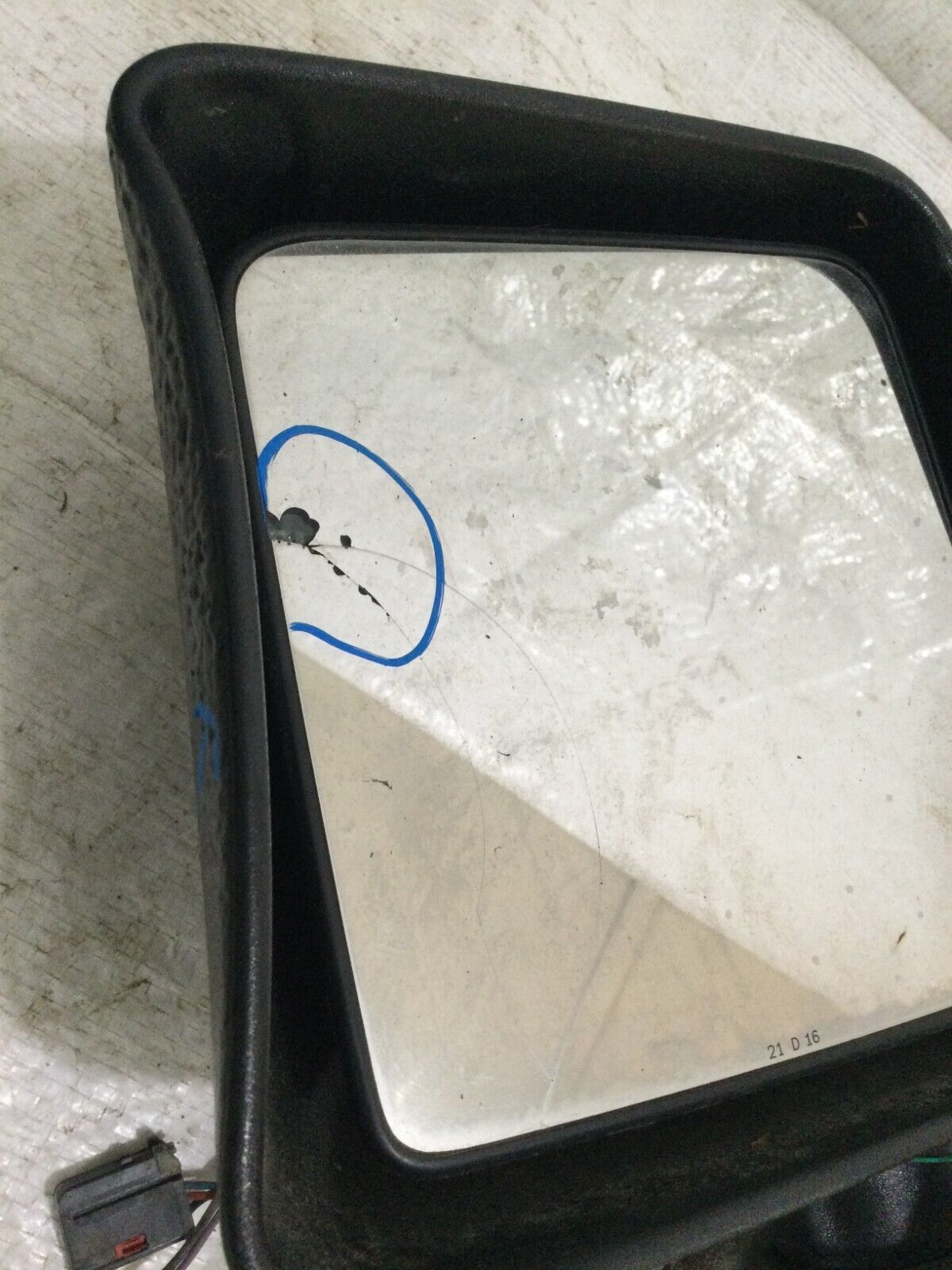 2017 Jeep Wrangler Left Driver Side View Door Mirror OEM ( DAMAGE GLASS )