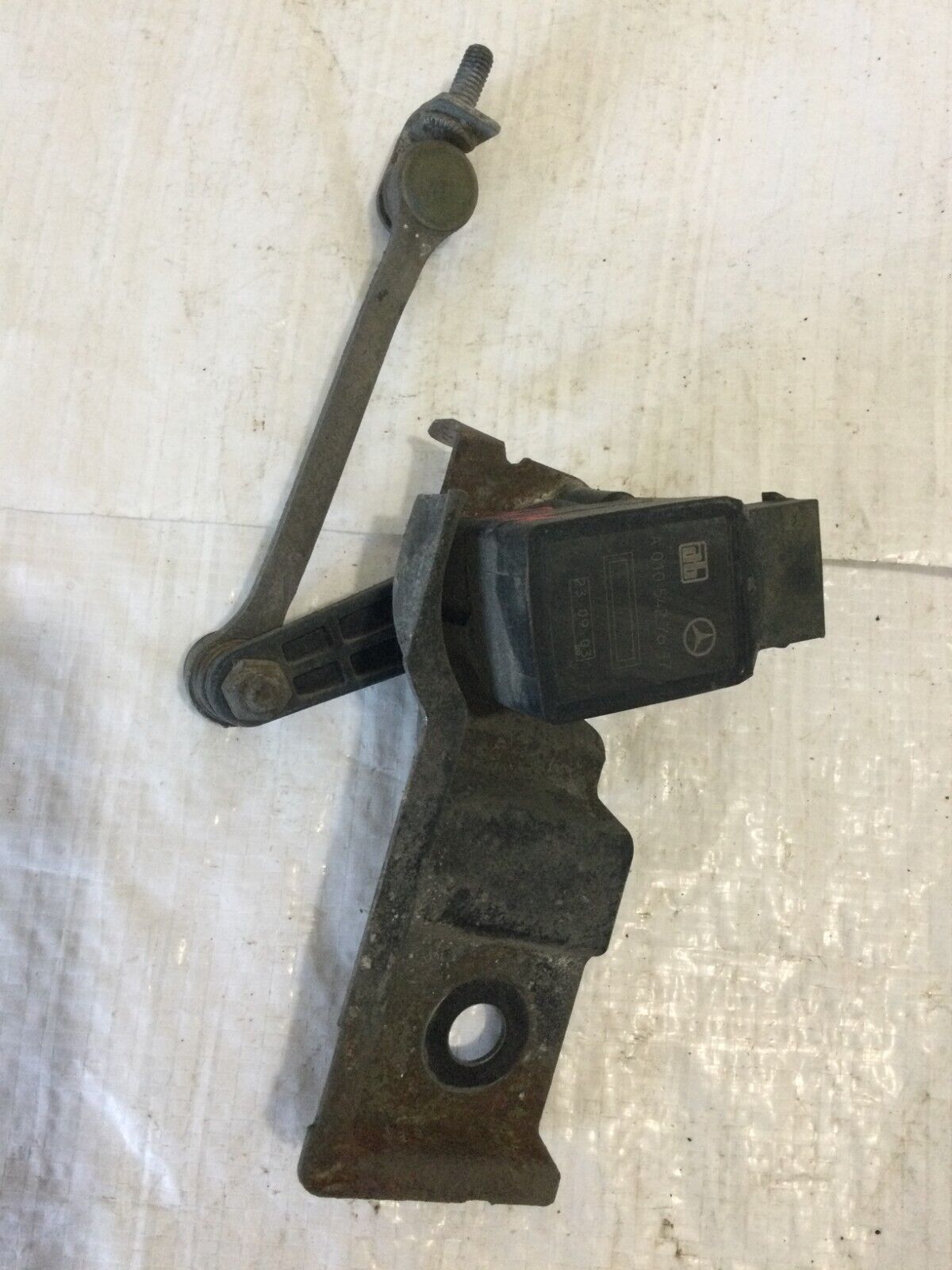 2004 Mercedes-Benz S-Class Suspension Sensor A0105427617 OEM