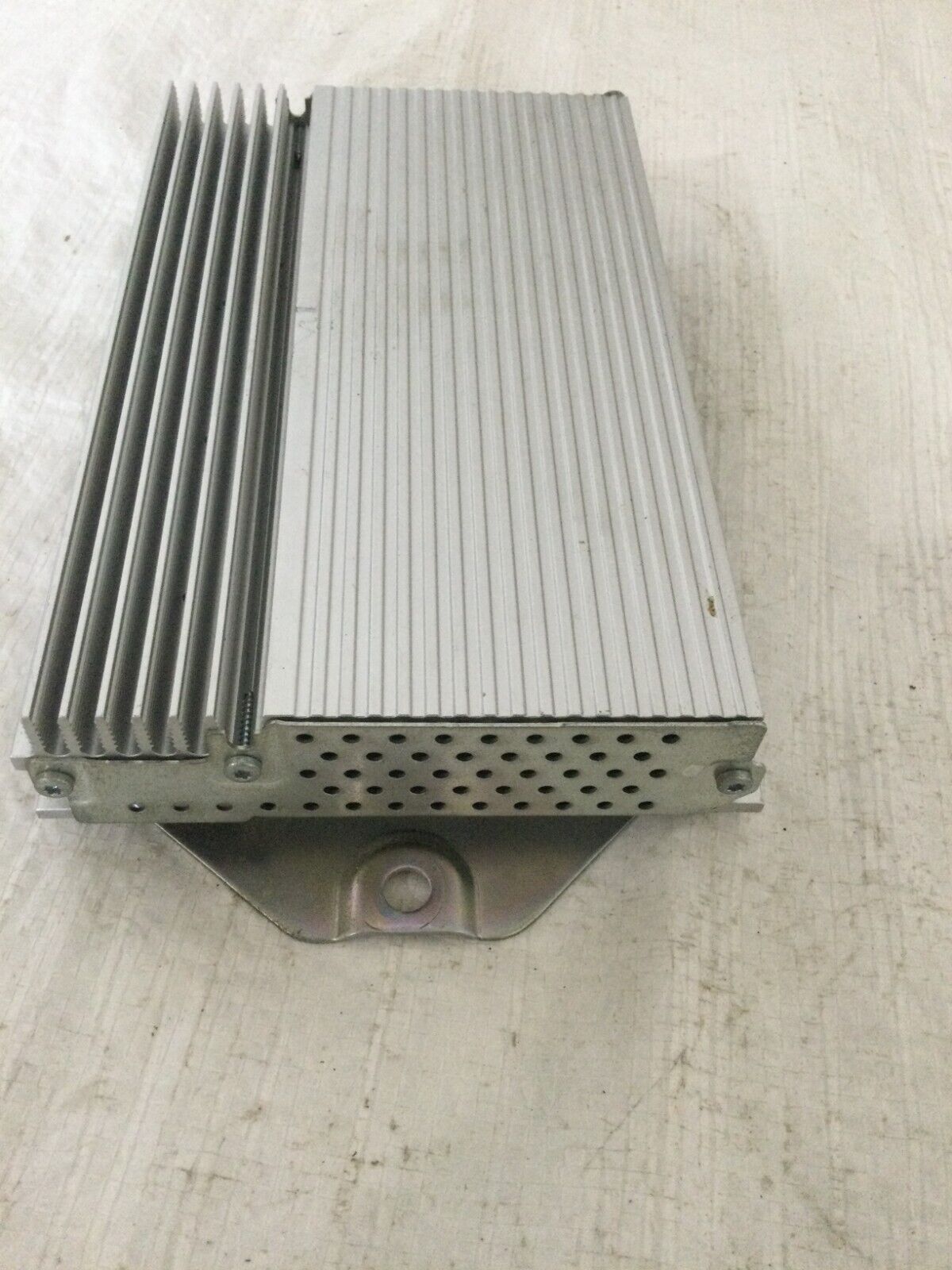 2007 Dodge Nitro Infinity Audio Stereo Radio AMP Amplifier 05091012AG