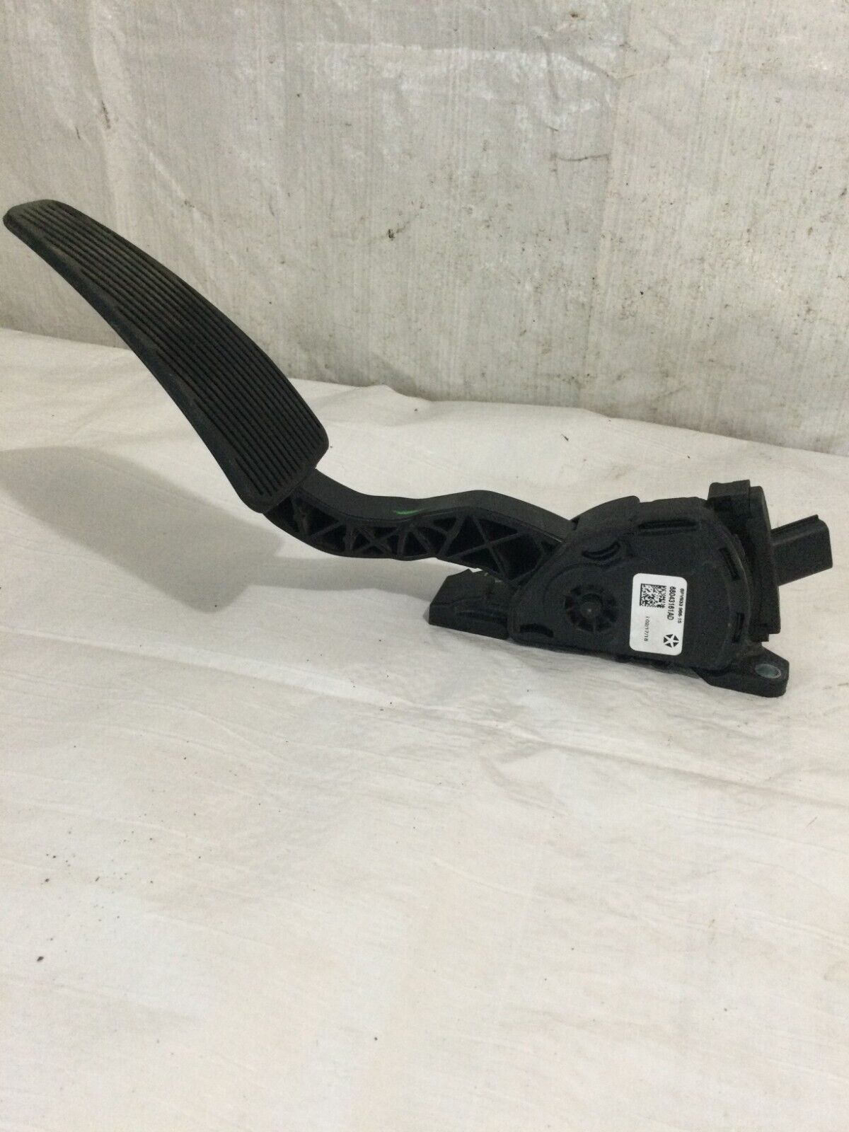 2018 Ram 3500 Accelerator Gas Pedal 68043161AD OEM