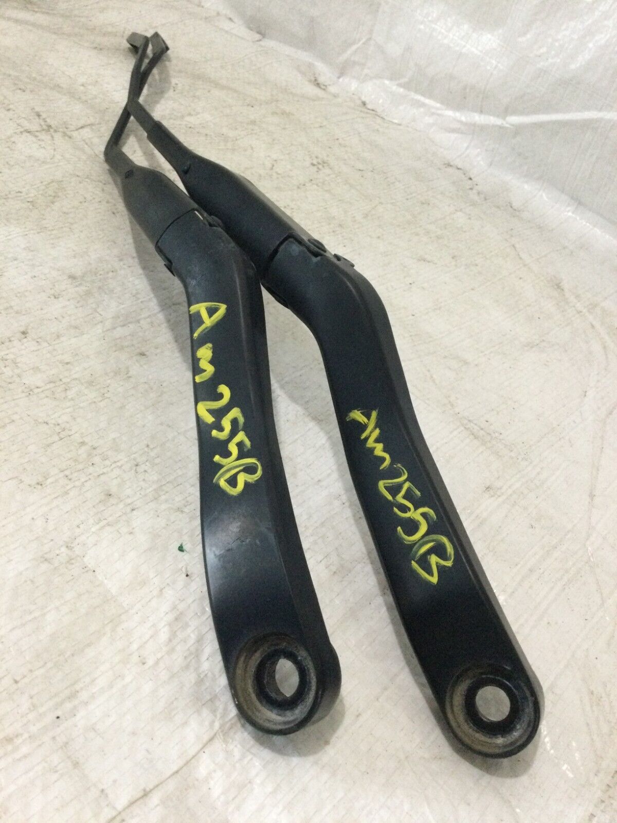 2017 Ram 1500 Right Left Side Wiper Arm Set  89813-702 OEM