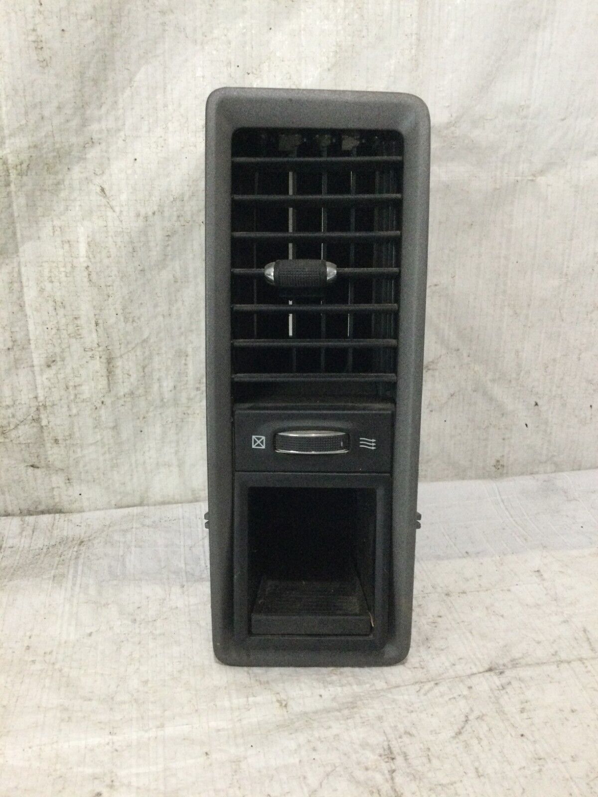 2018 RAM 1500  Right Side  Air Conditioning & Heater Vents OEM