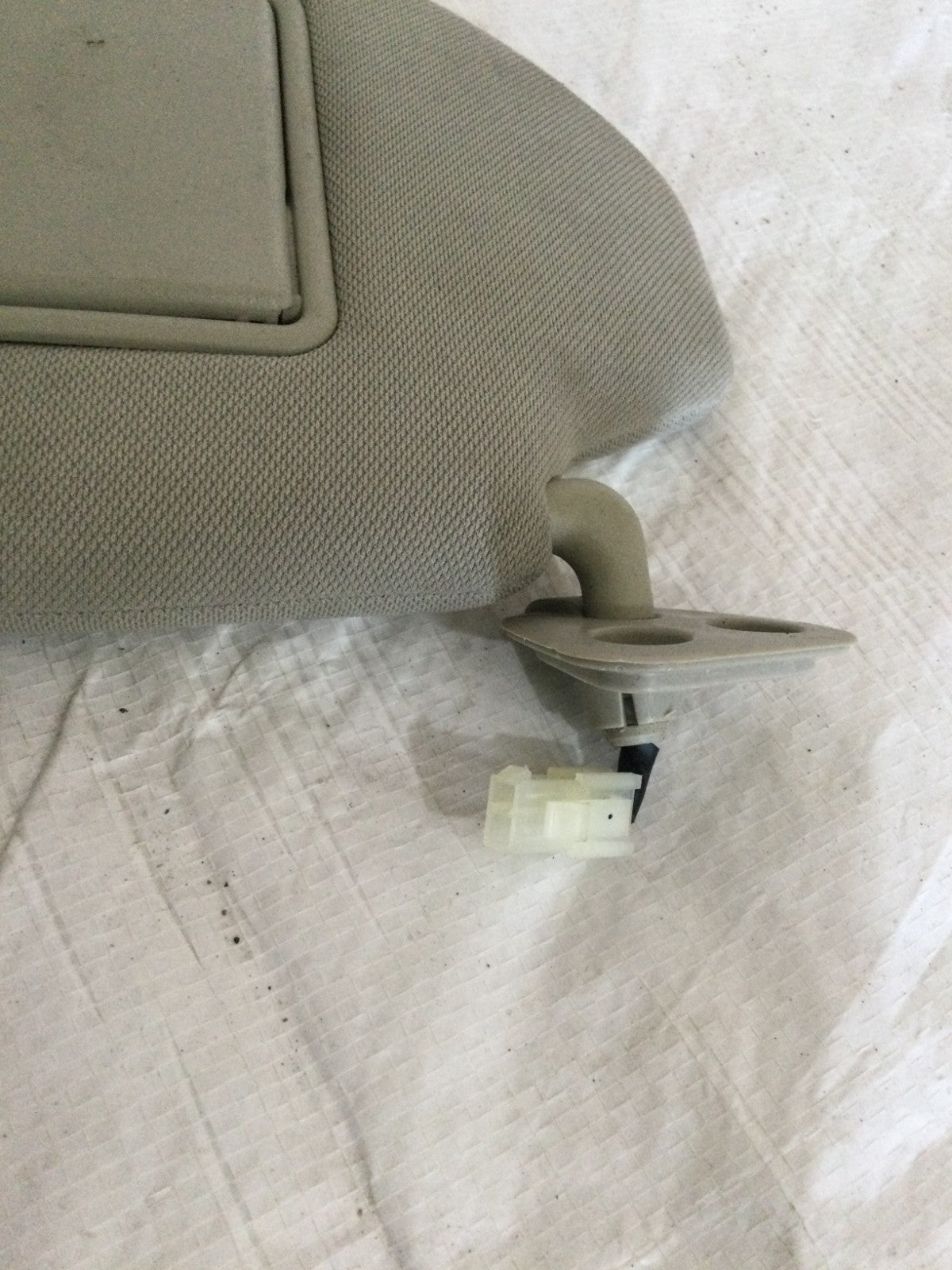 2007 Infiniti G35 Left Driver Sun Visor OEM