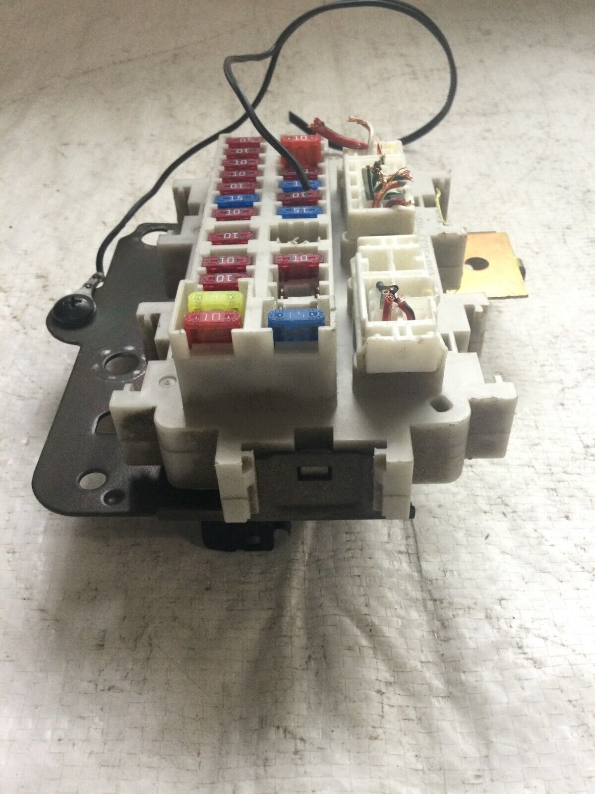 2005 Nissan Xterra Cabin Fuse Box OEM
