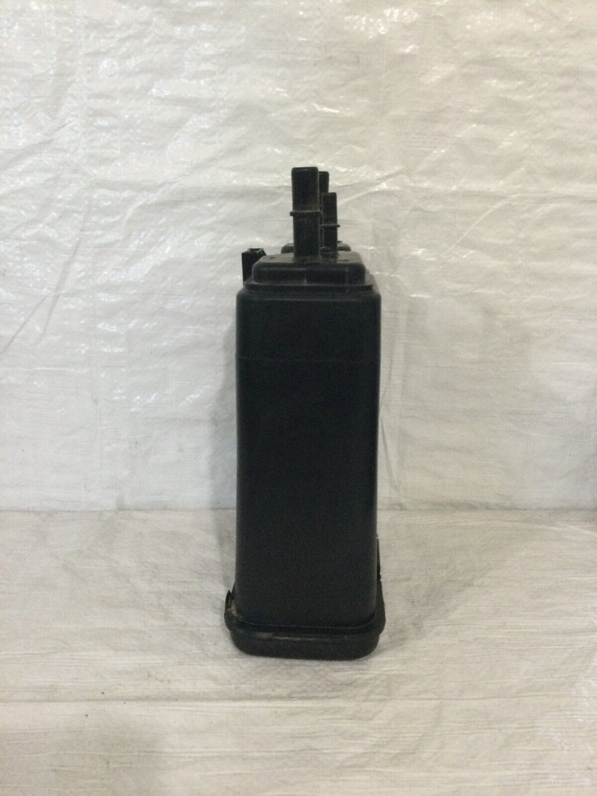 2007 GMC Sierra 2500HD Fuel Vapor Charcoal Canister 15137023 OEM