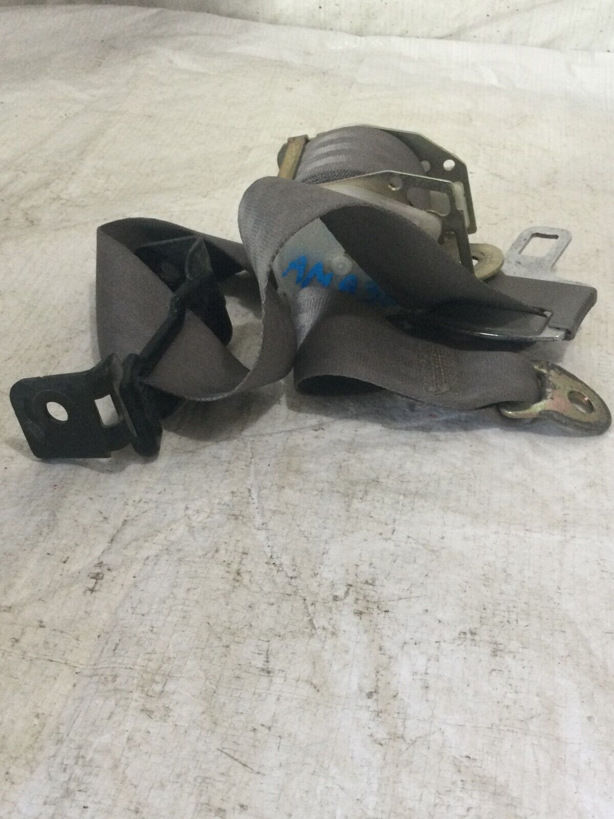 2003 Dodge Ram 2500  Rear Right center Seat Belt  18855  OEM