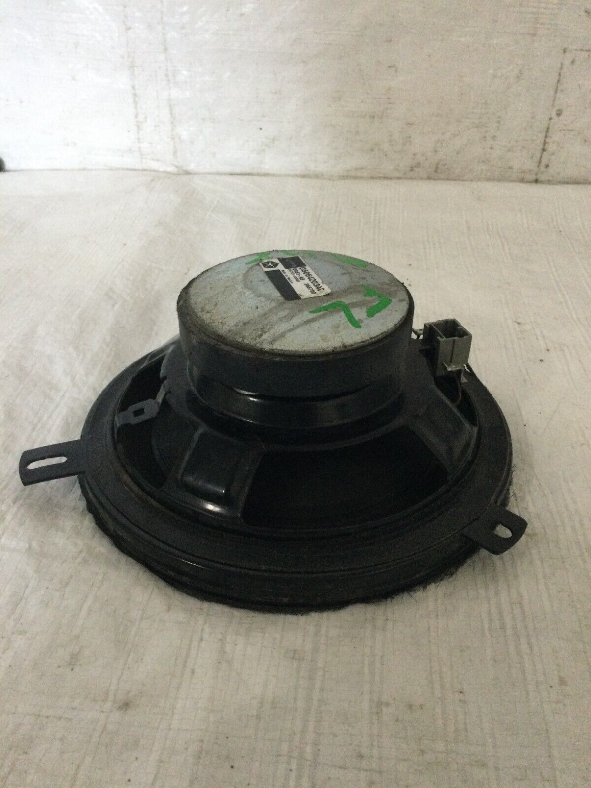 2007 Dodge Nitro Audio infinity OEM Front Left Door Speaker 05064203AC