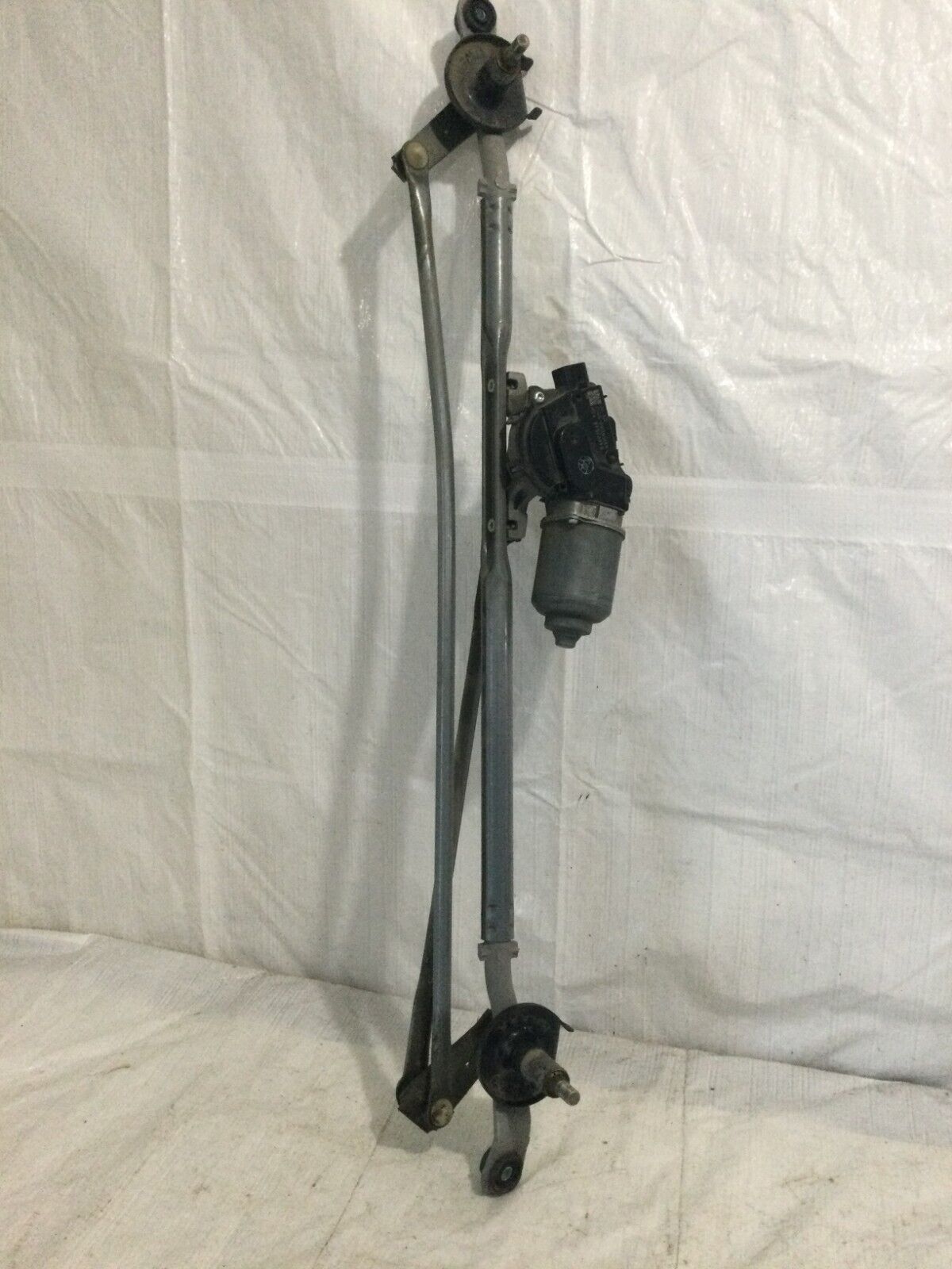 2019-2021 GMC Sierra 1500 Front Windshield Wiper Motor W/ Linkage 84497548 OEM