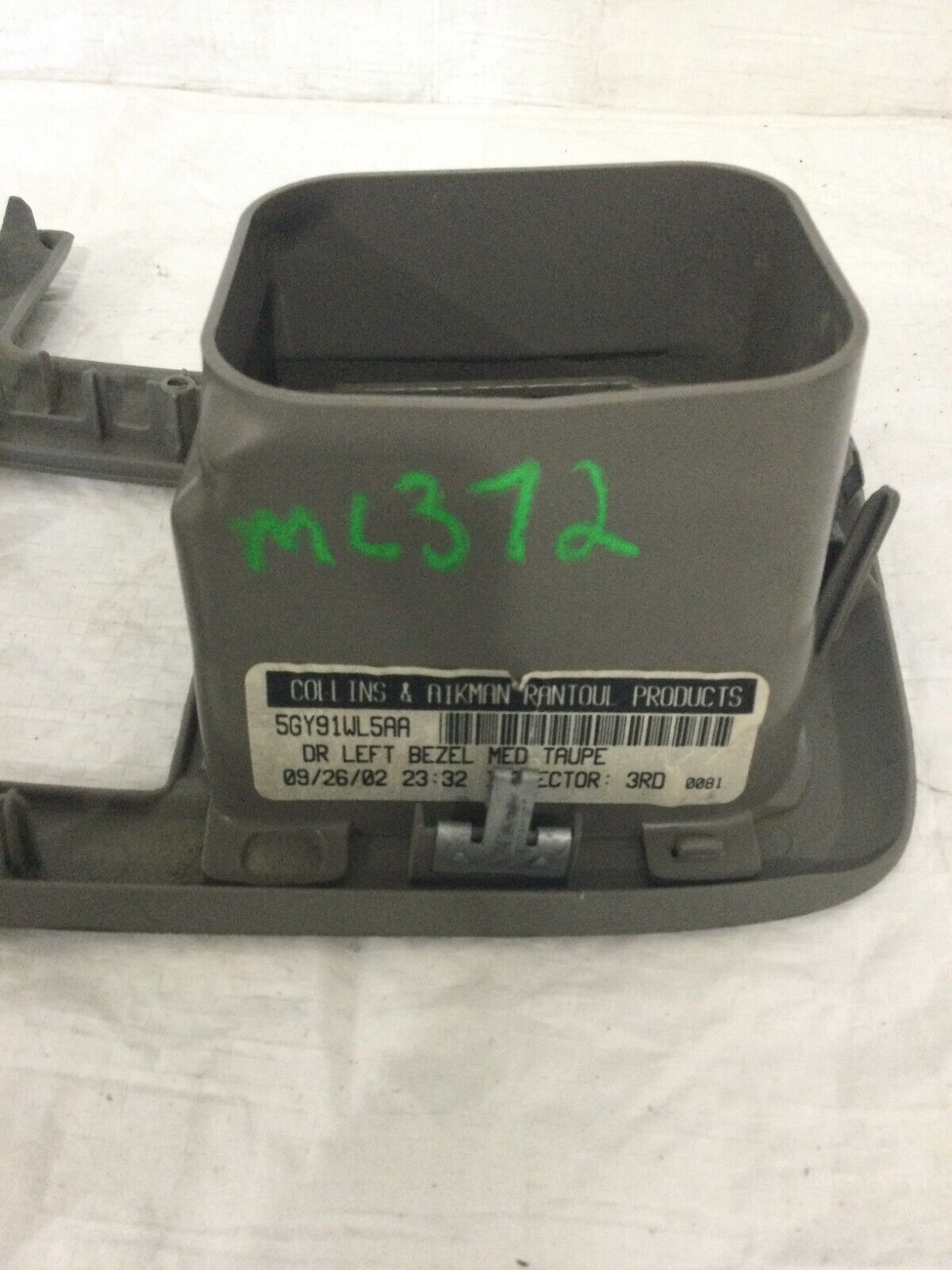 2003-2005 Dodge Ram 1500 Trim W / Air Vent OEM 5GY91WL5AA