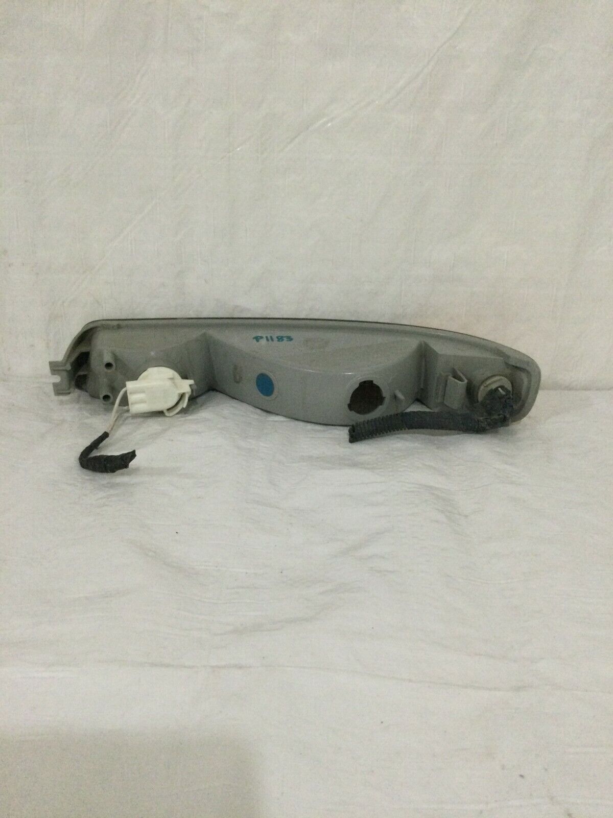 1999-2007 GMC Yukon Right Passenger Side Marker Turn Signal OEM 16524676B RH