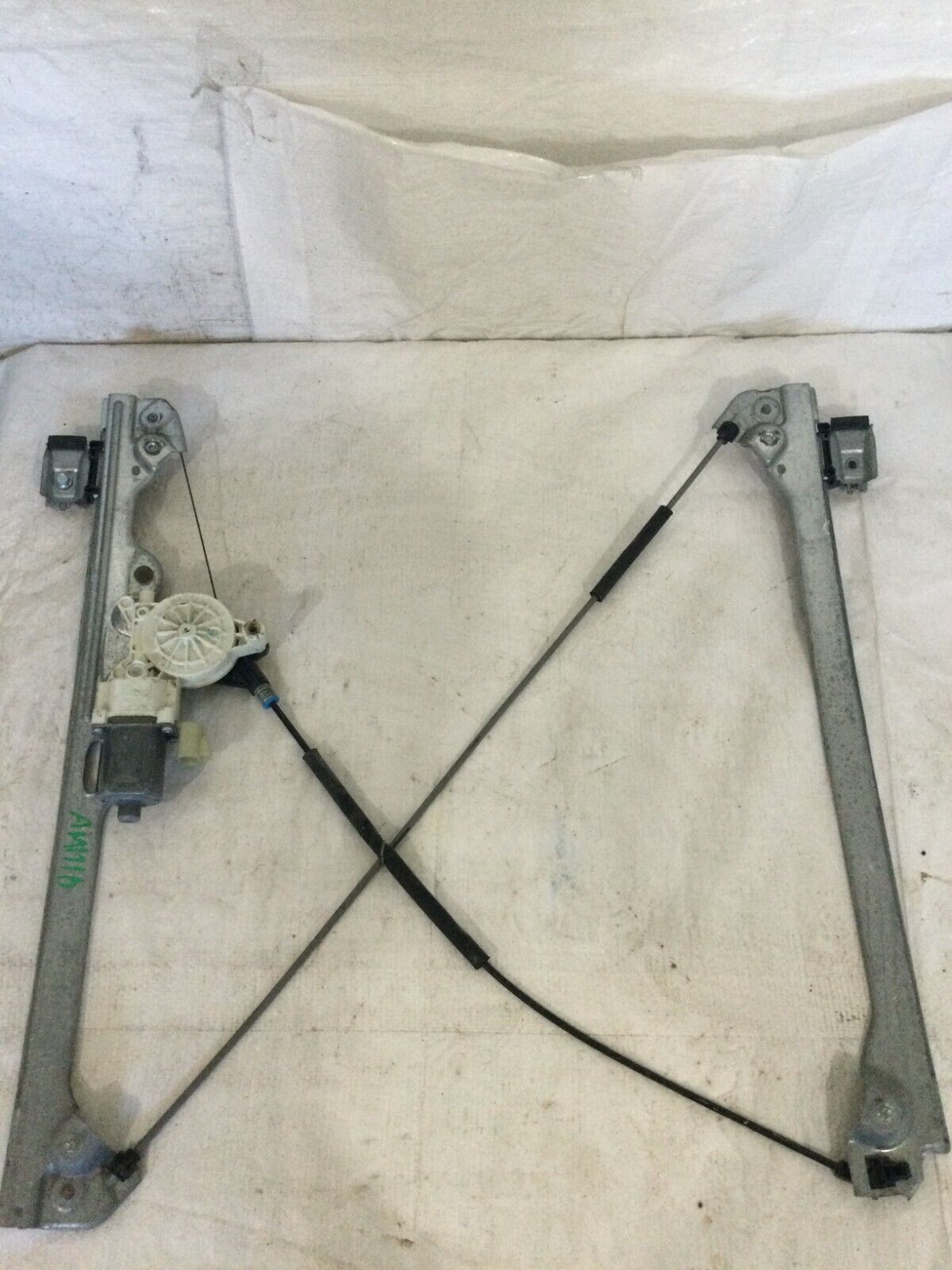 2007 GMC Yukon Front Right Window Regulator Motor OEM