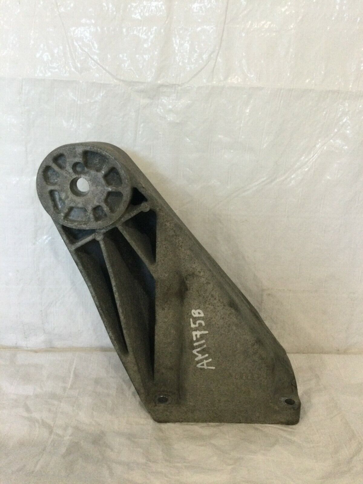 2004-2007 Volkswagen Touareg Engine Motor Mount Right Passenger Side OEM RH 