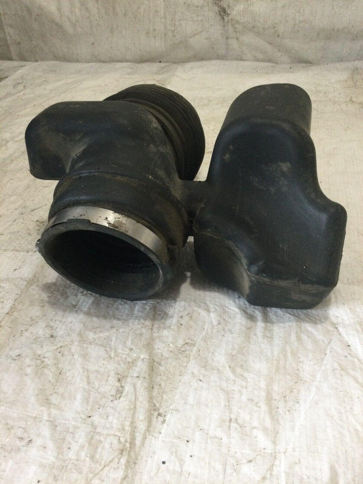 2007 GMC Acadia Engine Air Cleaner Outlet Duct Intake Hose Tube OEM