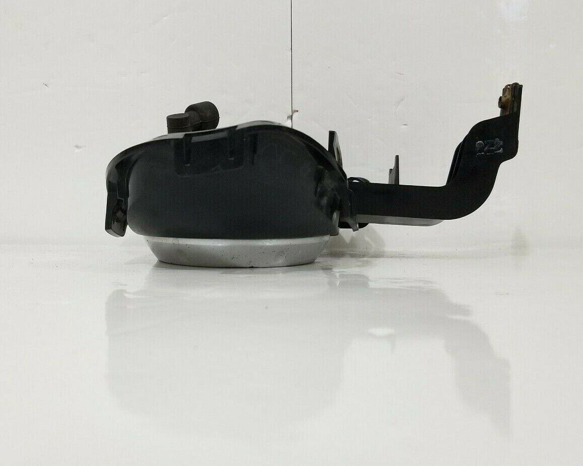 2004-2006 Mazda 3 Fog Light Left Driver Side LH OEM