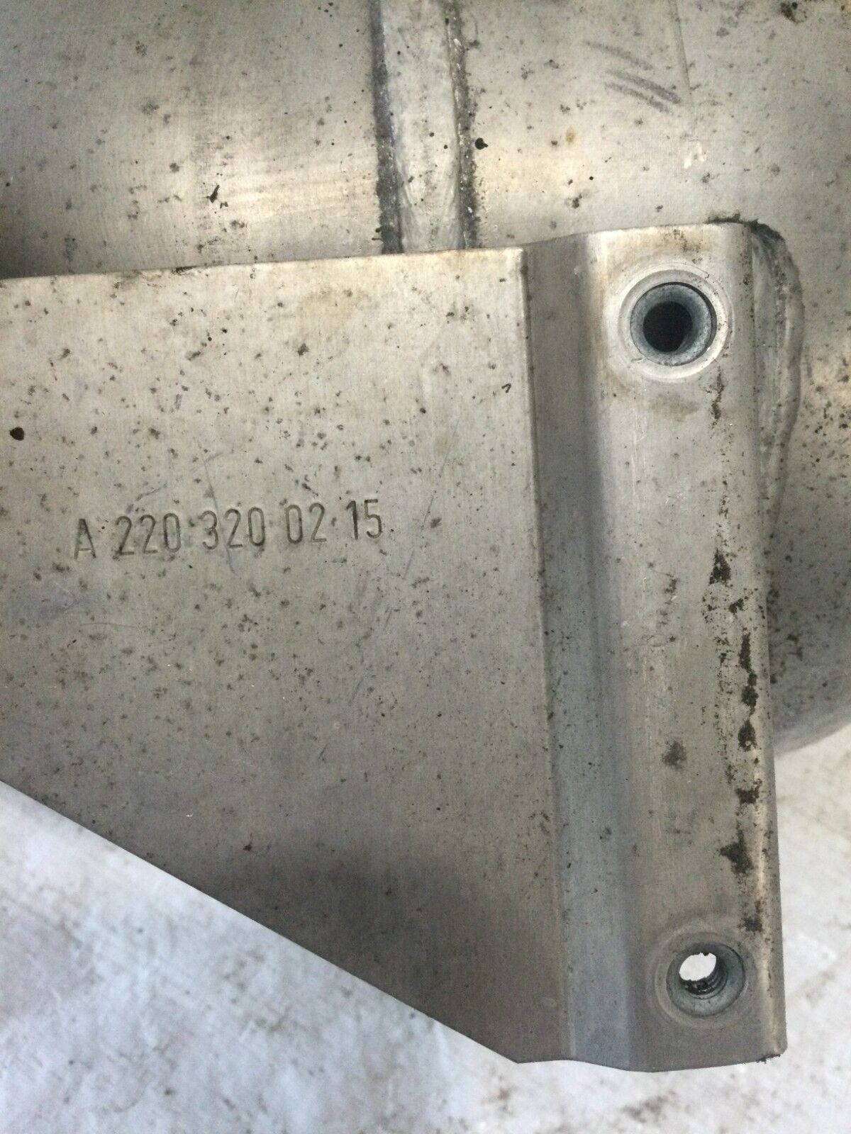 2004 Mercedes Benz S-Class S430 W220 Air Suspension Tank Reservoir A2203200215