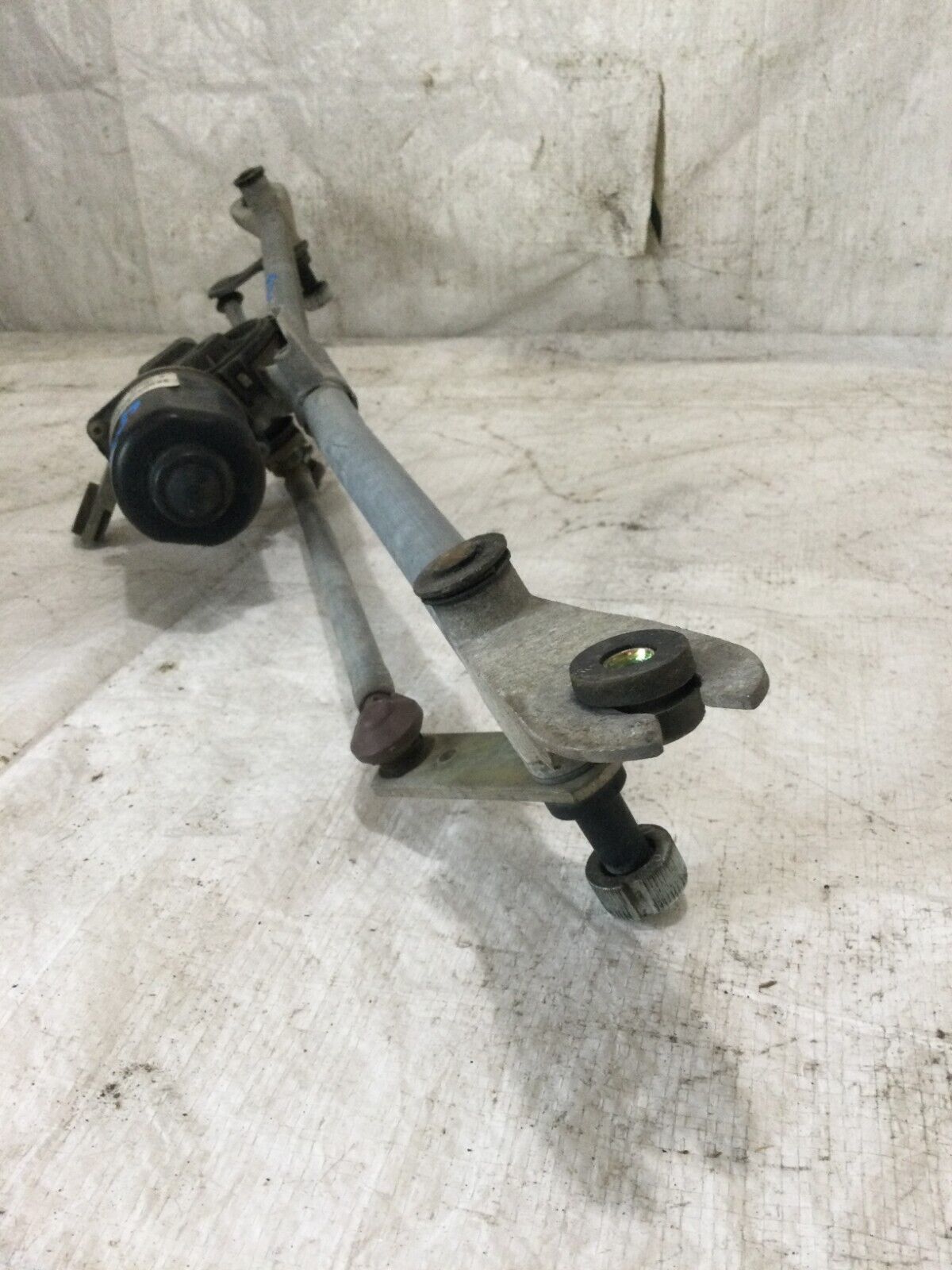 2005 Dodge Ram 1500 Front Wiper Motor W/ Linkage OEM
