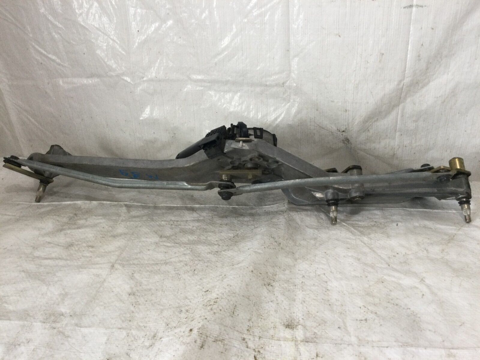 2004 Mercedes-Benz S-Class Windshield Wiper Motor Linkage 0390241435 OEM