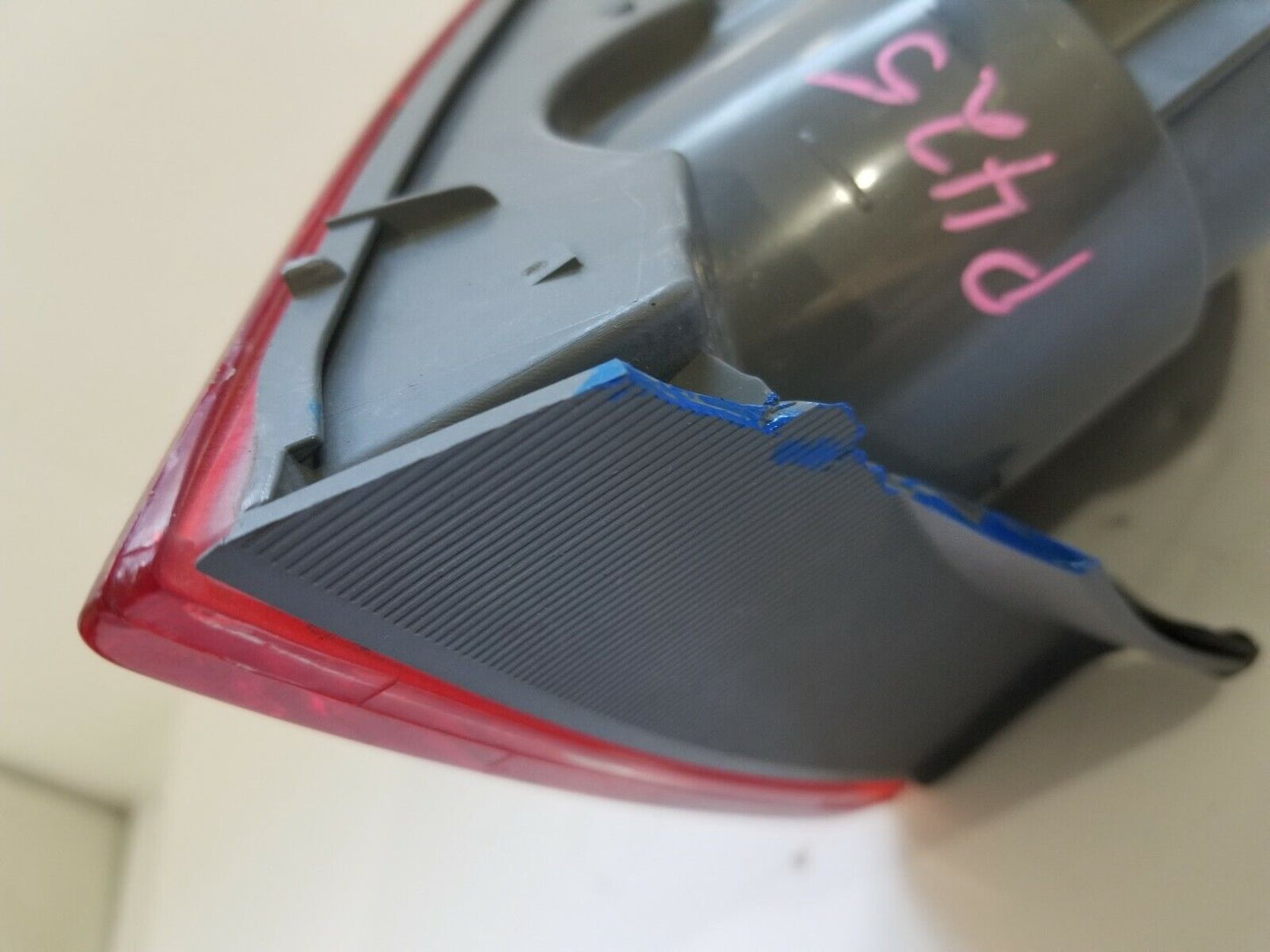 2004-2005 Mazda 6 Sedan Tail Light Lamp Right Passenger OEM RH