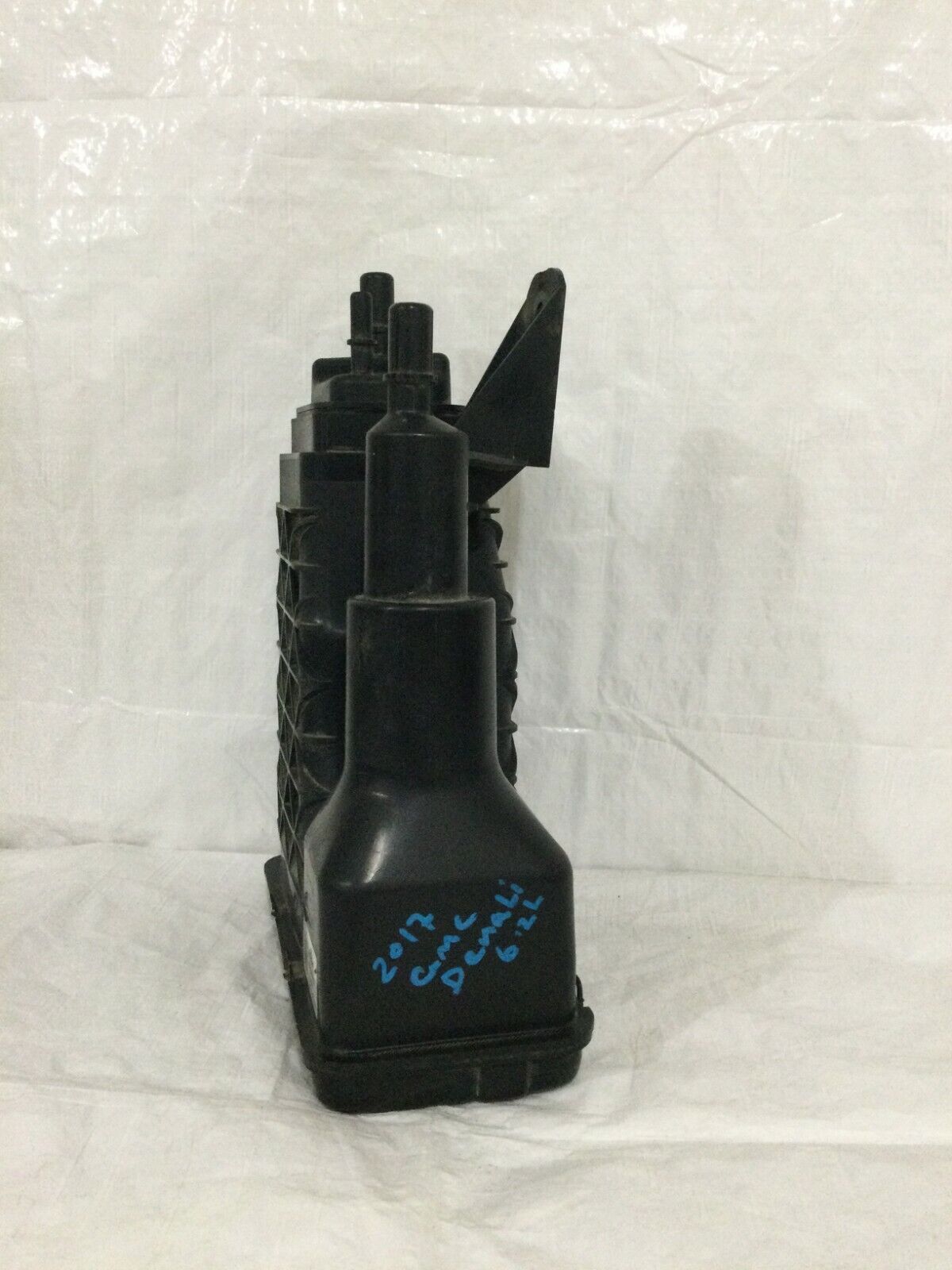 2017 2018 Chevrolet Silverado 1500 Fuel Vapor Canister 84106544 OEM