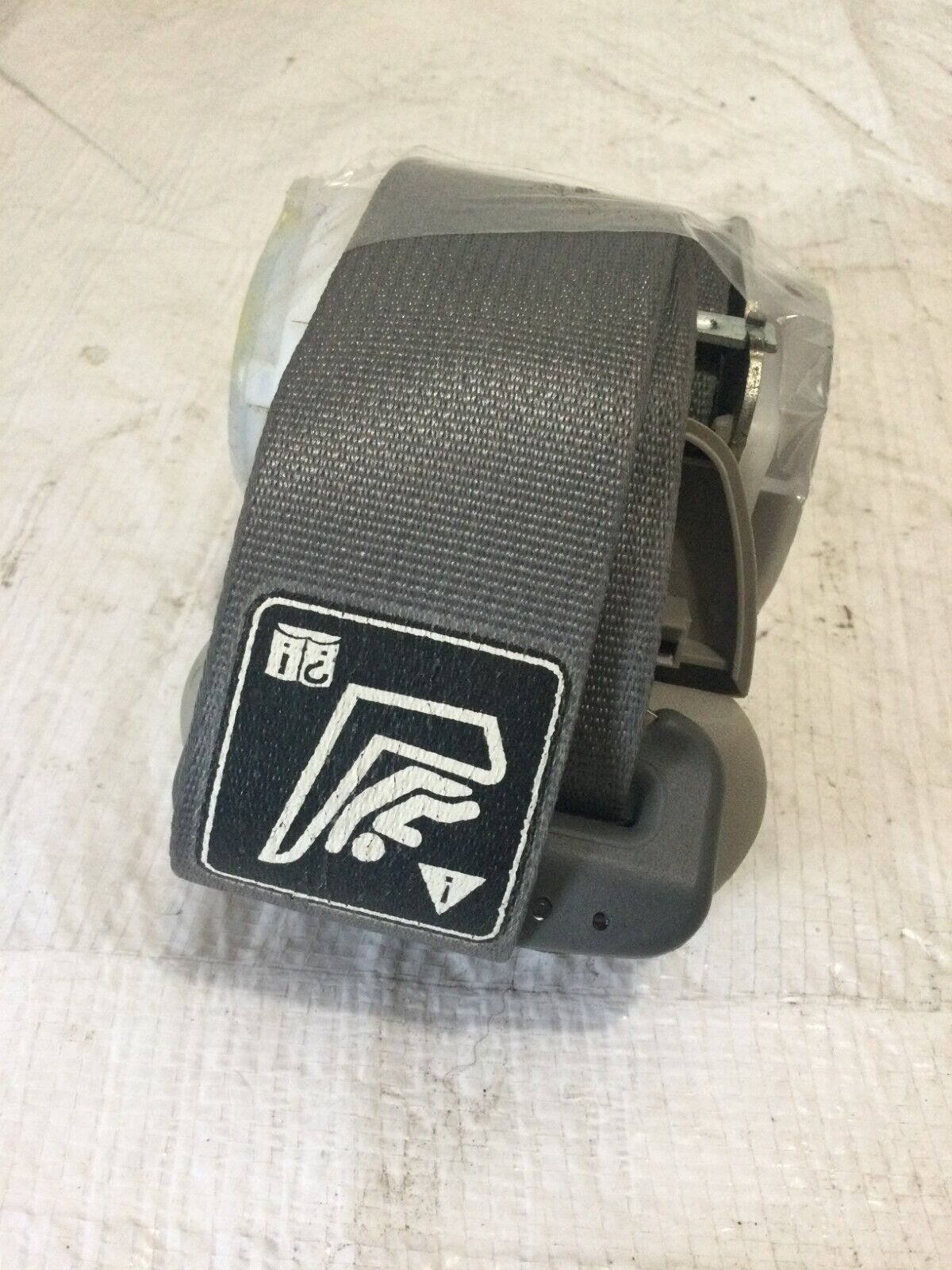 2006 Dodge Ram 1500   Rear Left Driver Front Seat Belt OEM