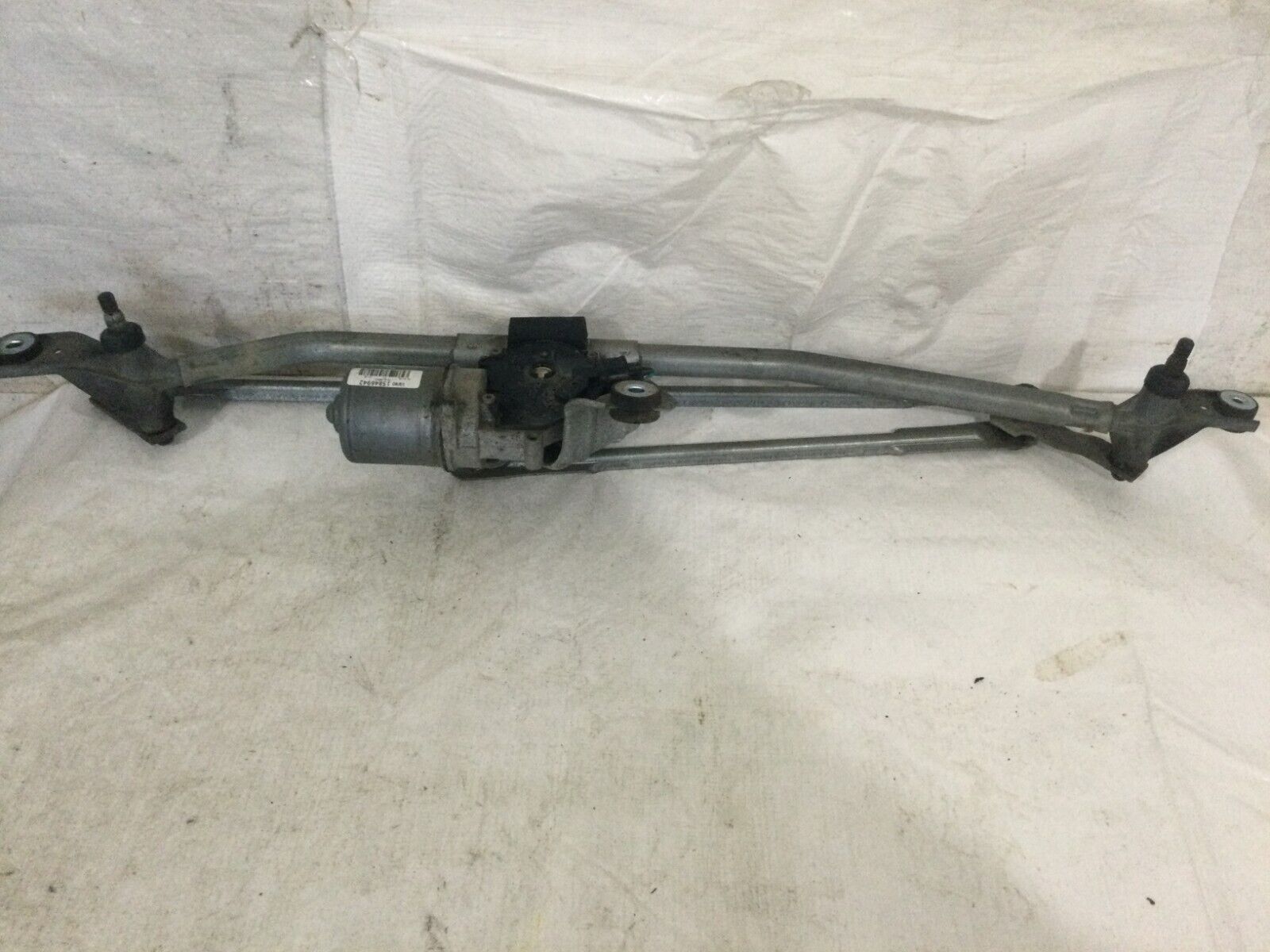 2007 GMC Yukon Front Windshield Wiper Motor W/ Linkage OEM