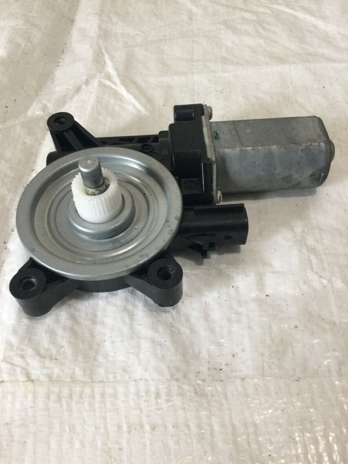 2019 Chevrolet Silverado 1500  Left Side Power Window Motor