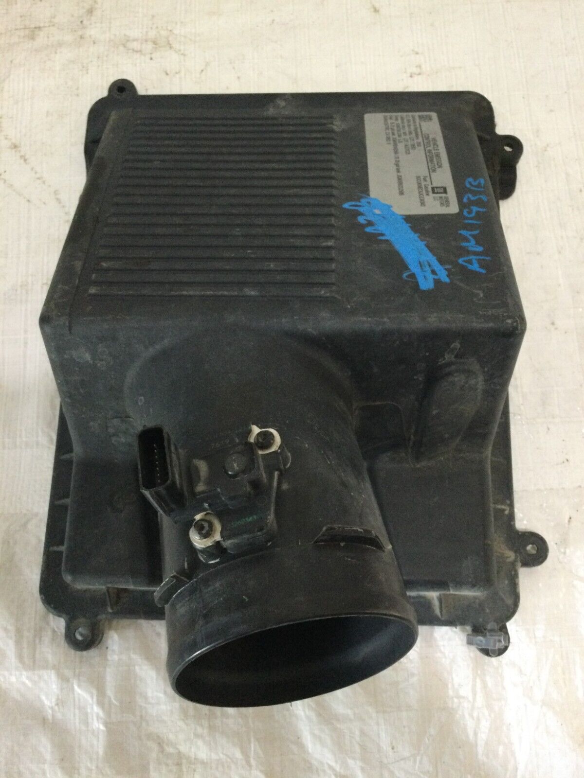 2018 Chevrolet Silverado 1500 Air Cleaner Filter Box OEM