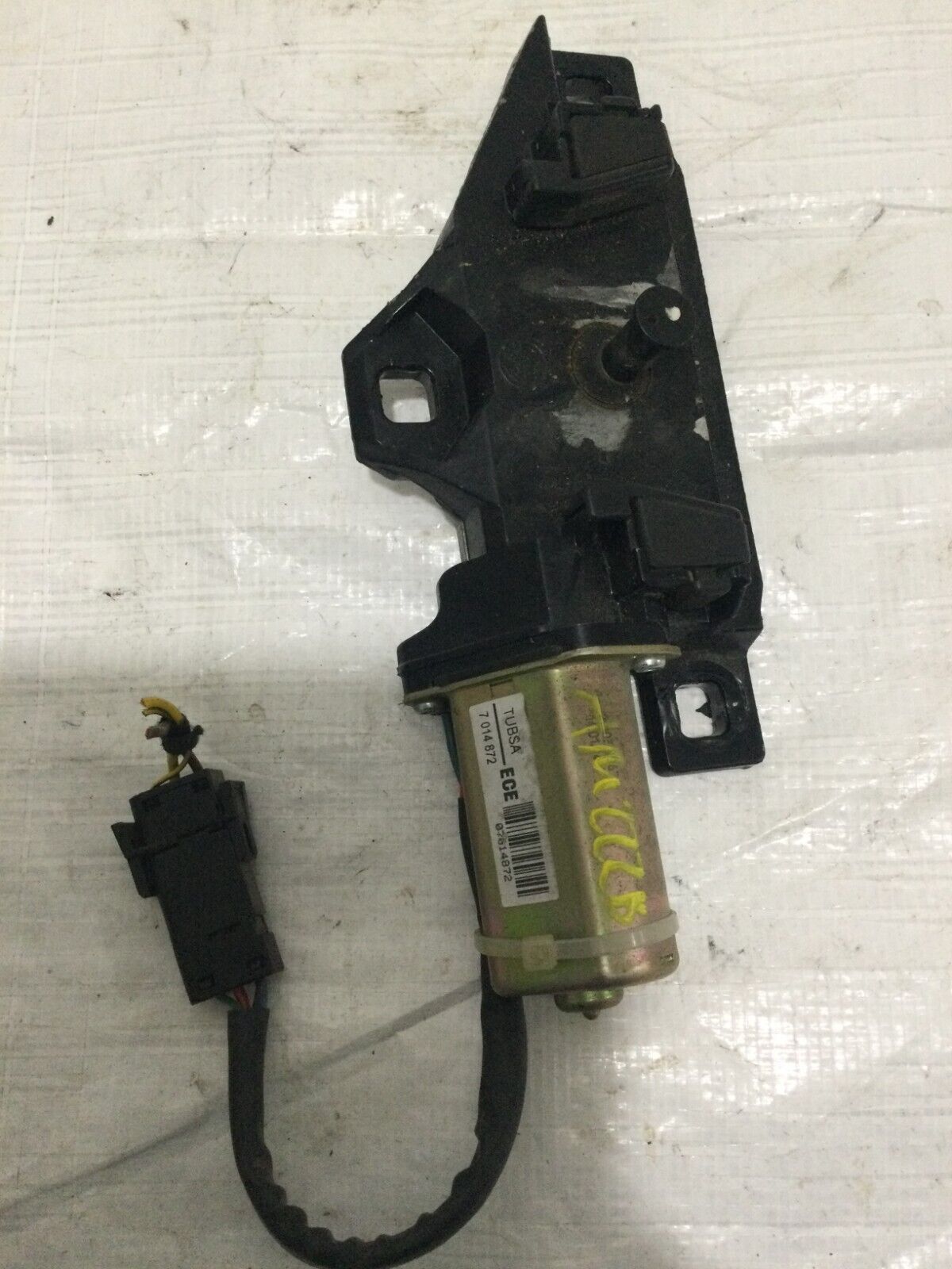 2004 BMW 7-Series Deck lid pull down motor engine OEM