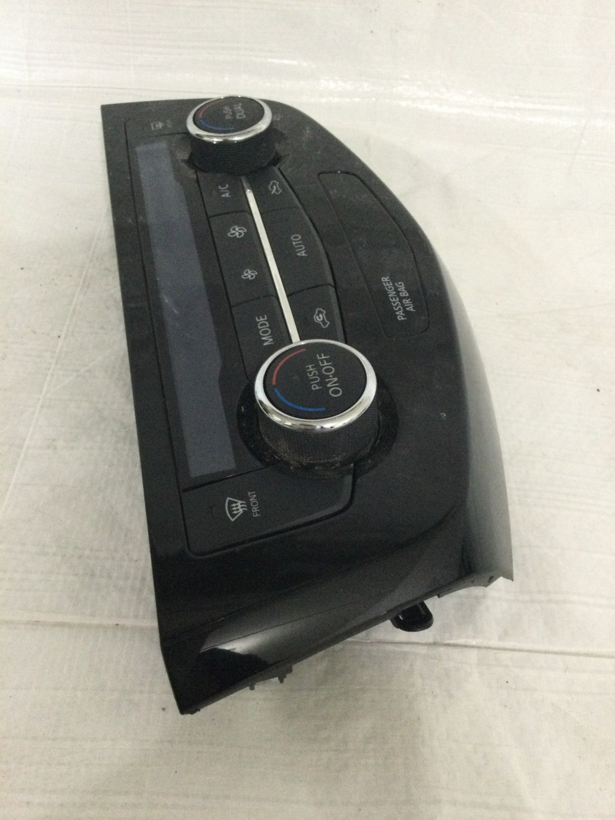 2018 Nissan Rogue Climate Control Module Temperature AC/Heater OEM 27500 7FE0A