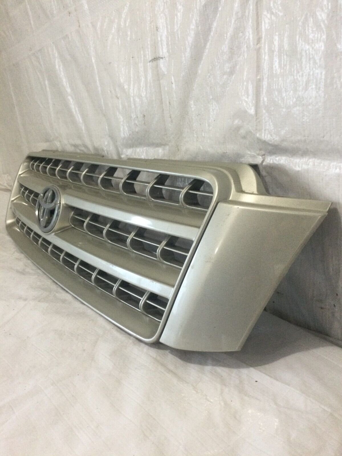 2001-2003 Toyota Highlander Front Grille Grill OEM