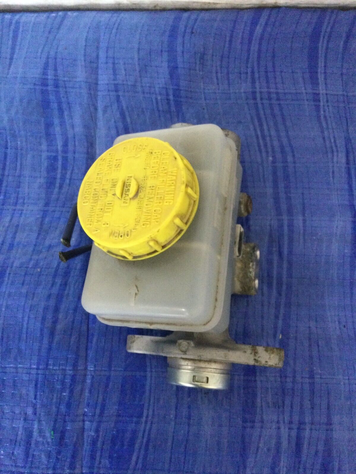 2001 Nissan Xterra Master Cylinder W/ Reservoir OEM