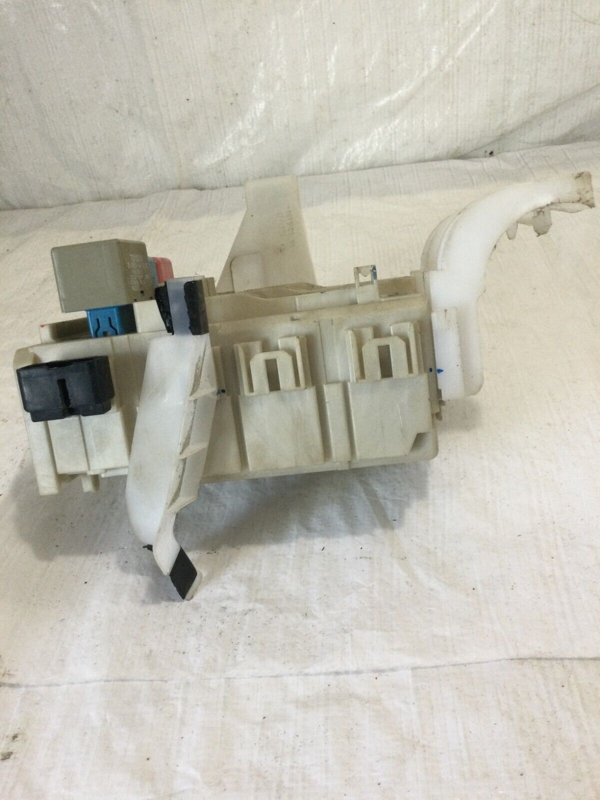 2005-2009 Toyota Prius Under Dash Relay Cabin Fuse Box OEM 8273047300