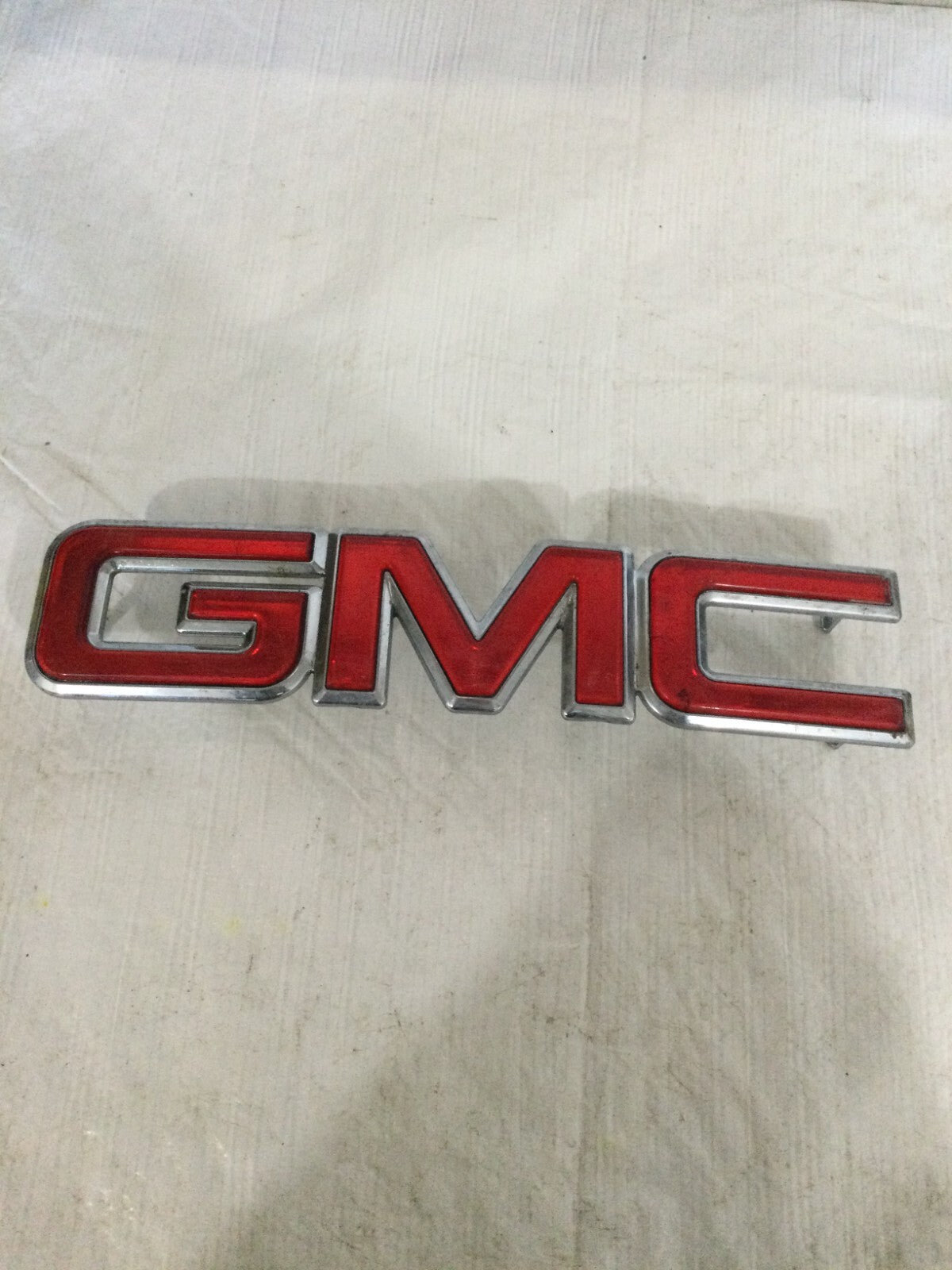 GMC 2003-2007 Grille Emblem Badge 15706323 Denali Yukon OEM