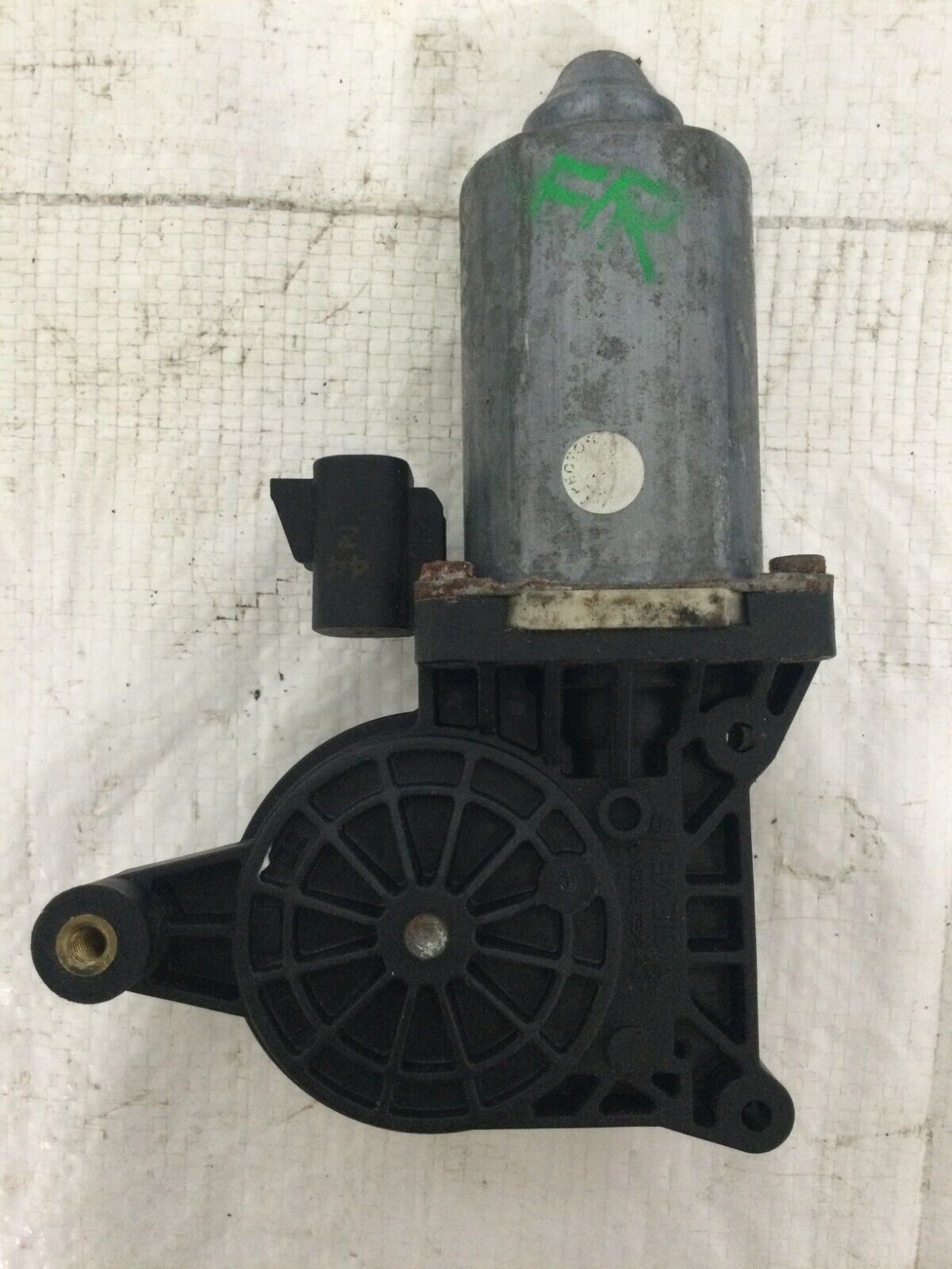 2003-2006 Cadillac Escalade EXT Front Right Power Window Motor OEM