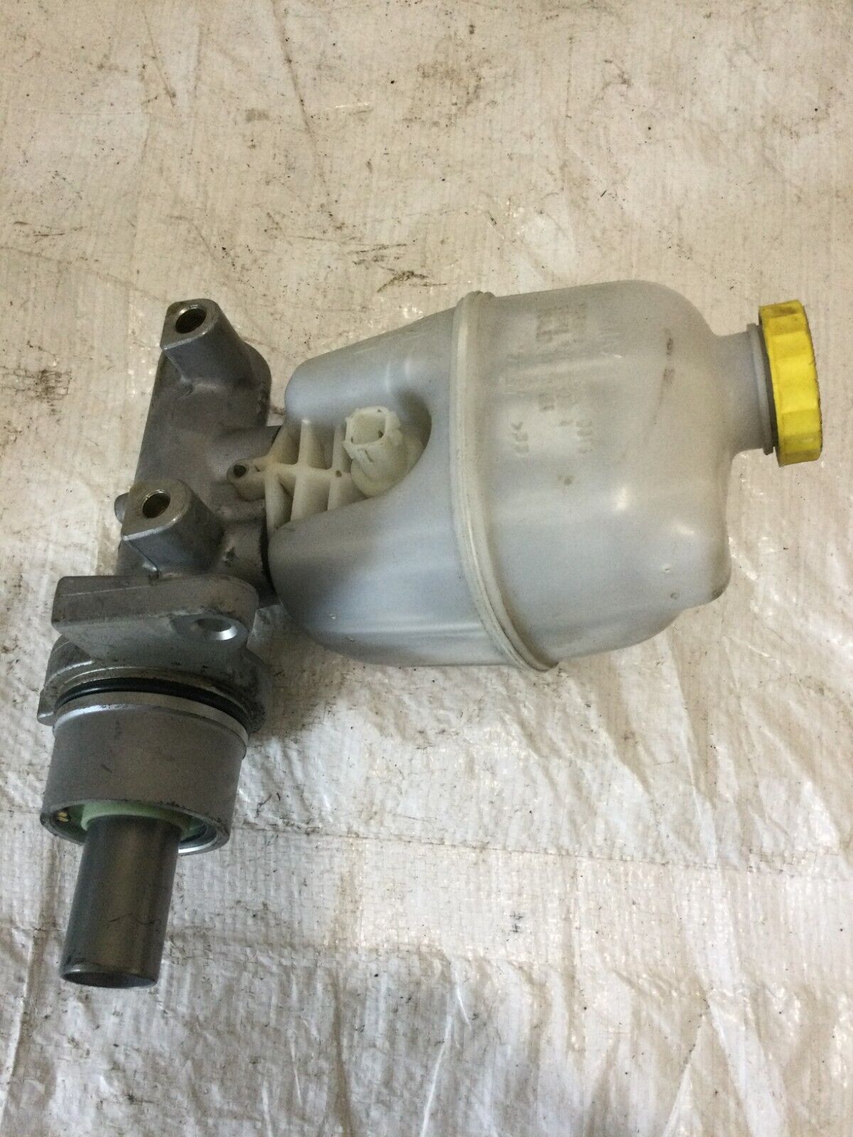 2007 Dodge Ram 1500 Master Brake Cylinder W/ Reservoir OEM