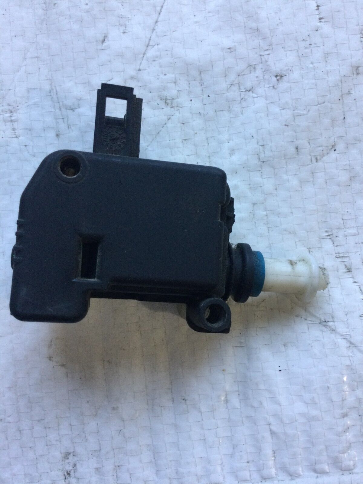2006 Volkswagen Jetta Fuel Filler Door Lock Release 1K5959782 OEM