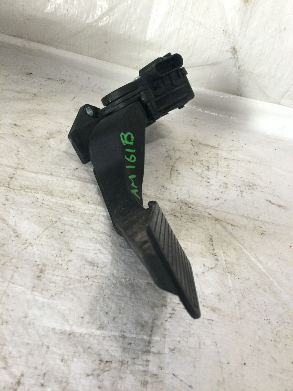 2007-2011 Cadillac Escalade ESV  Accelerator Gas Pedal  OEM