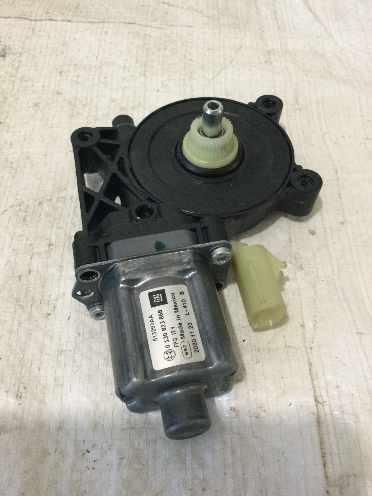 2021 GMC Sierra 3500HD Rear Back Slider Glass Motor OEM 513293AA