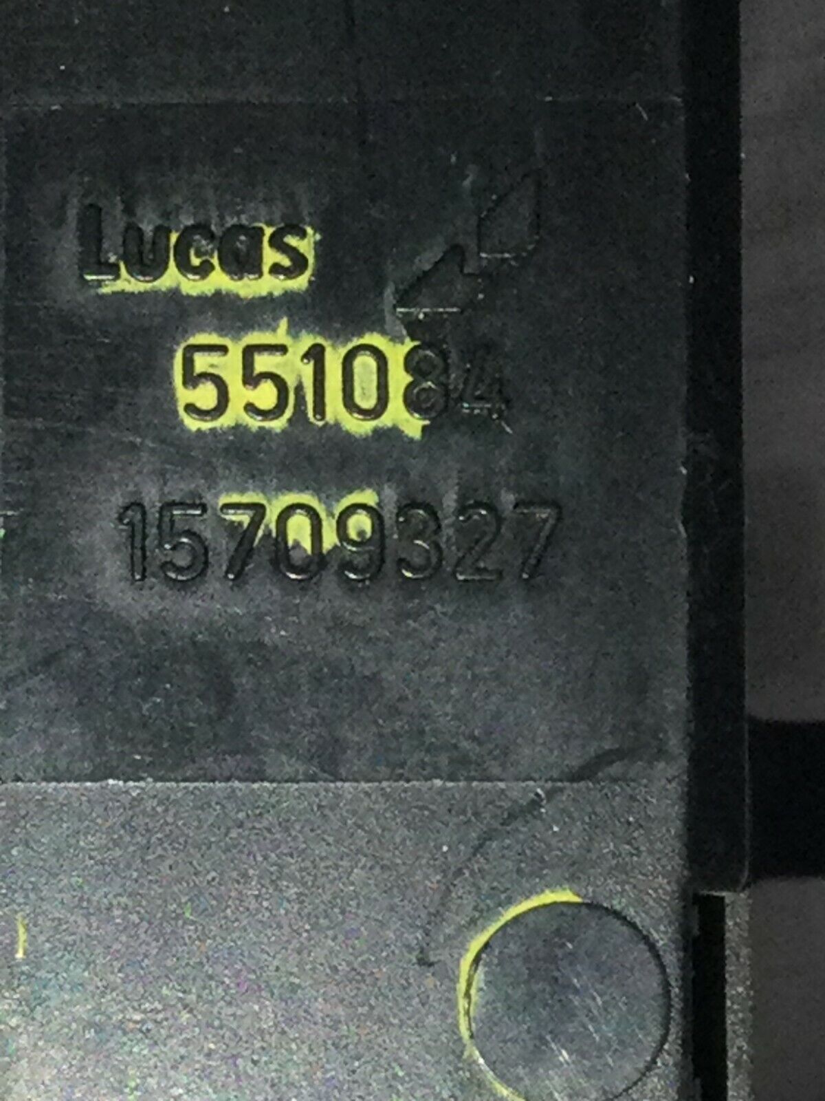 2002 GMC Sierra 1500 4X4 push button switch assembly GMC Sierra OEM 15709327