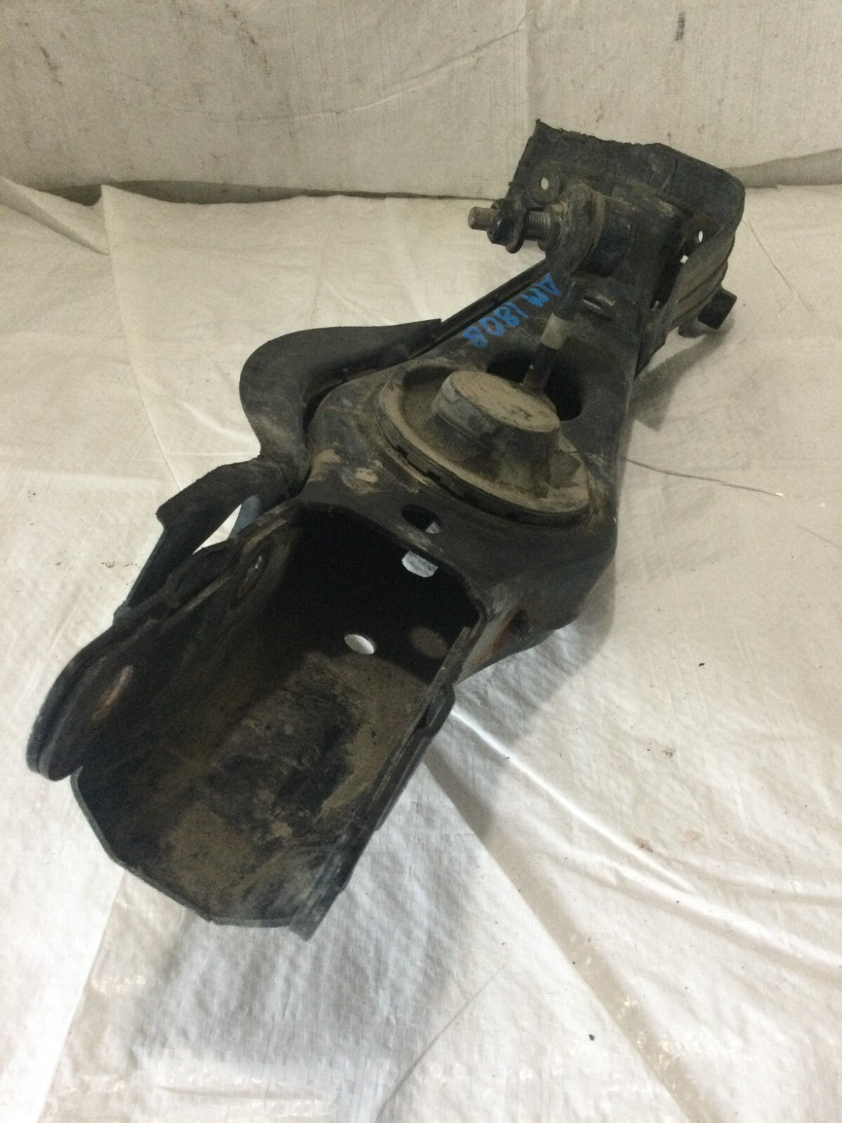 2016-2019 Kia Sorento Rear Left Lower Control Arm OEM