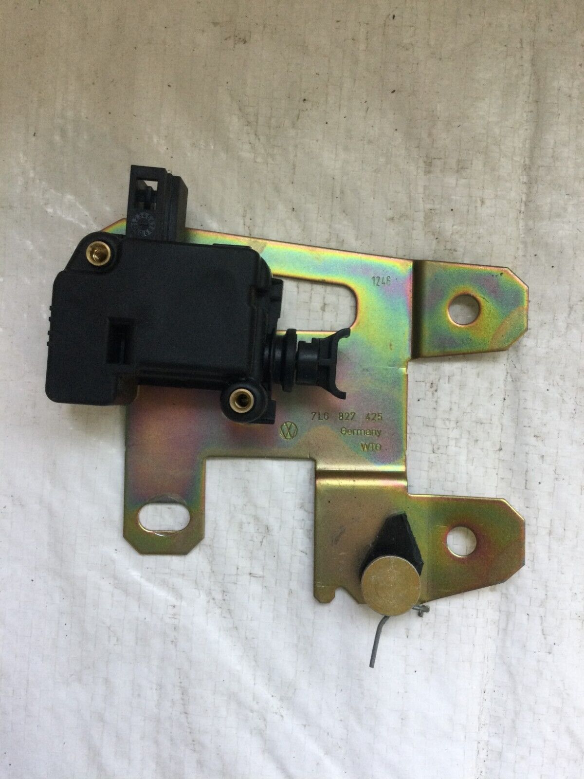 2004-2007 Volkswagen Touareg Trunk Hatch Latch Lock Actuator 7L6827425 OEM