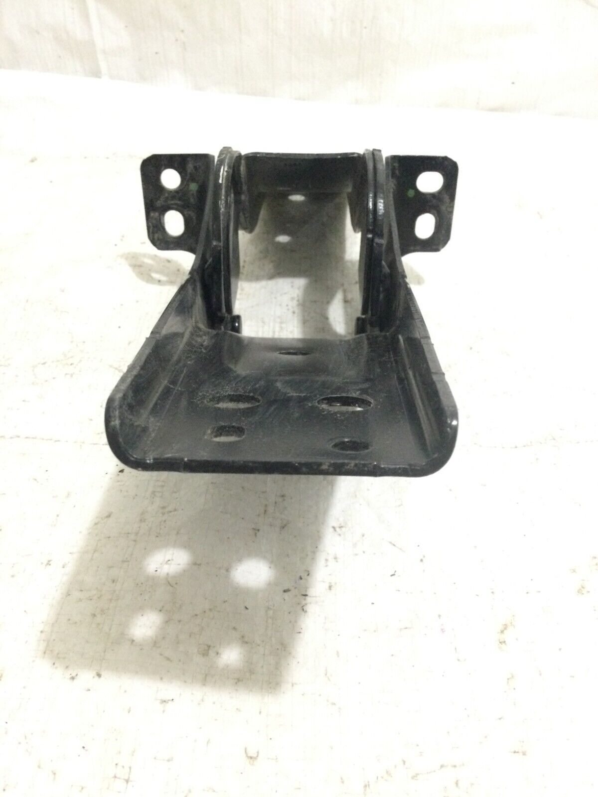 2019-2022 GMC Sierra 1500 Upper Tailgate Hinge Right OEM RH