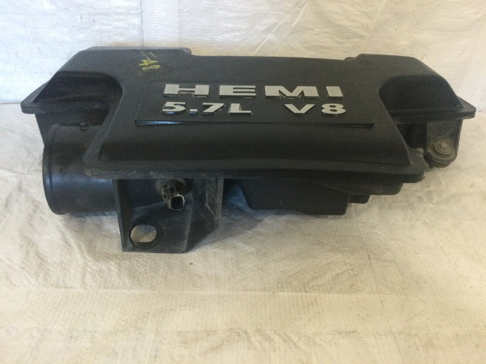 2003-2008 Dodge Ram 1500 5.7L Hemi Air Intake Resonator Housing Box OEM 53032463